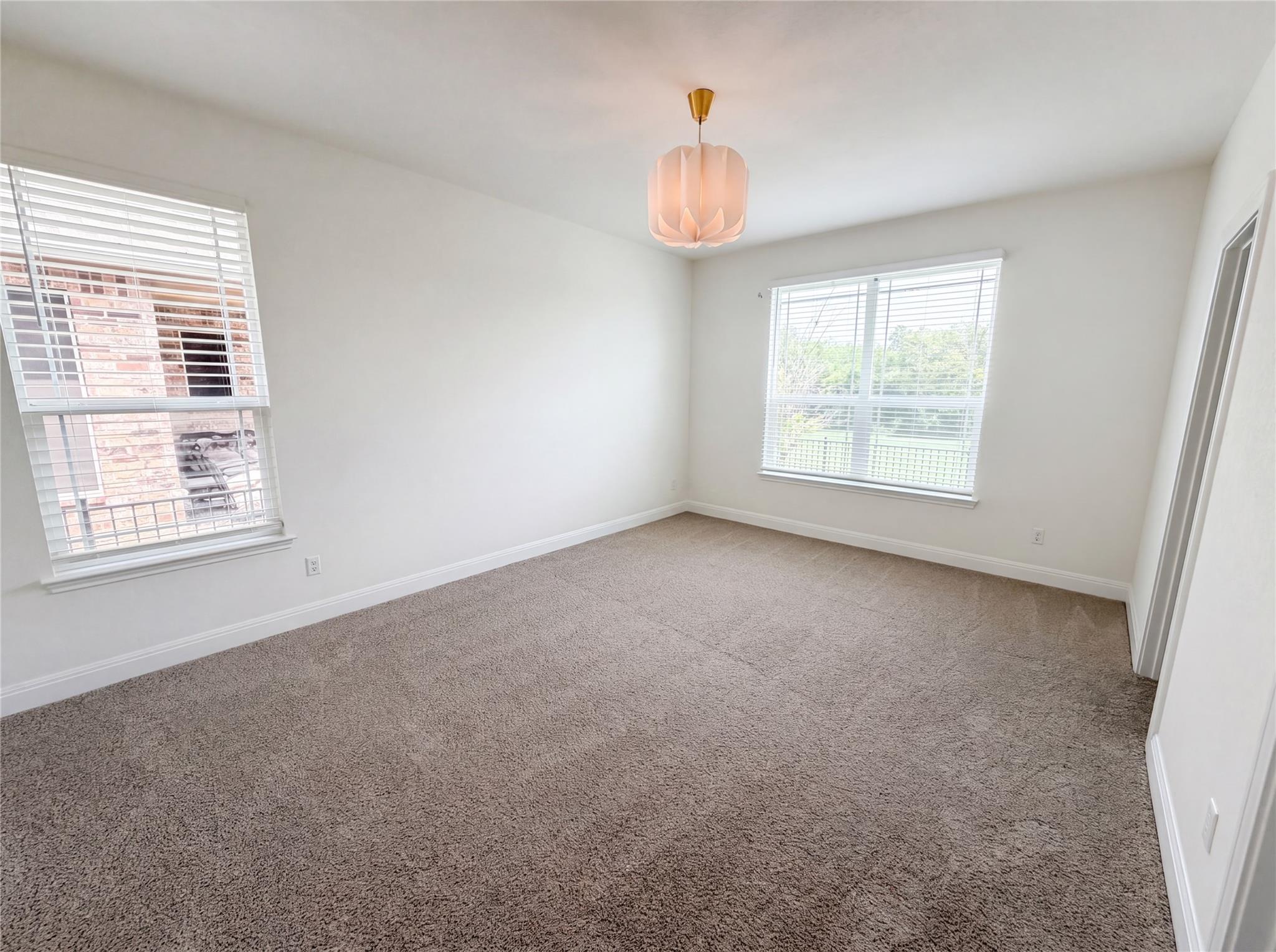401 Fort William ST #33 — photo 4