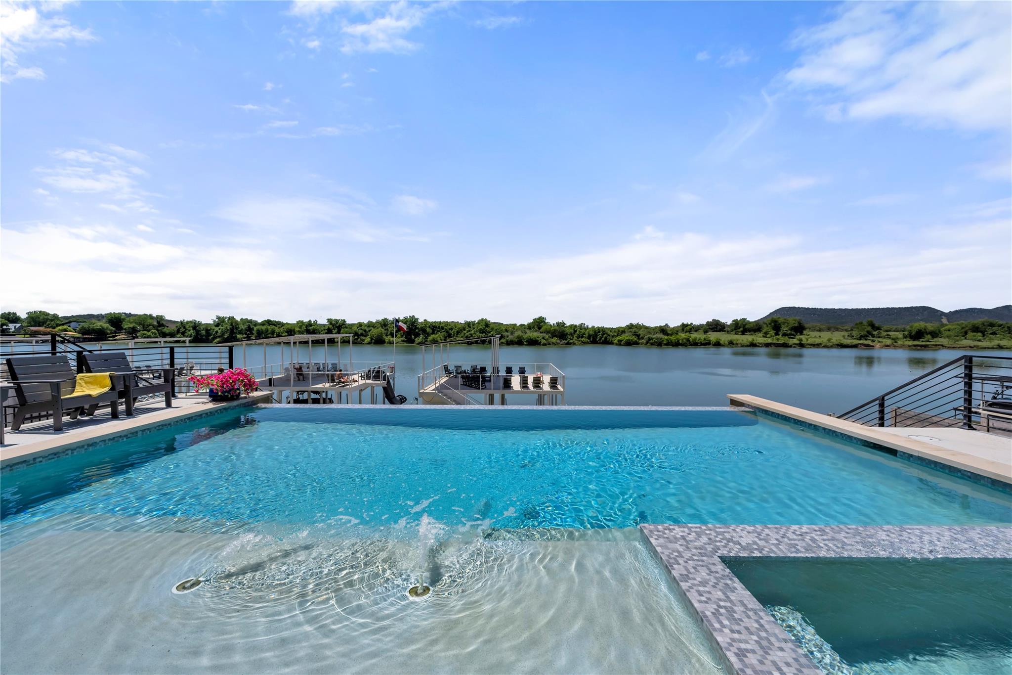 3208 River Oaks DR — photo 3