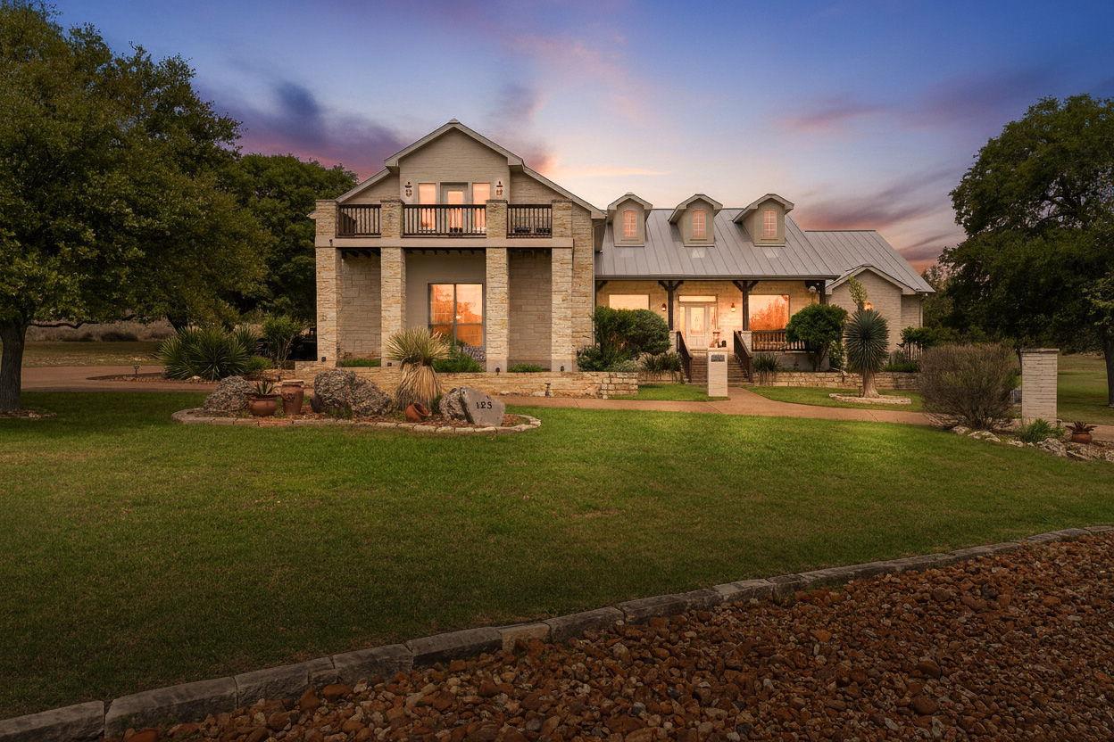 123 GROSBEAK DR