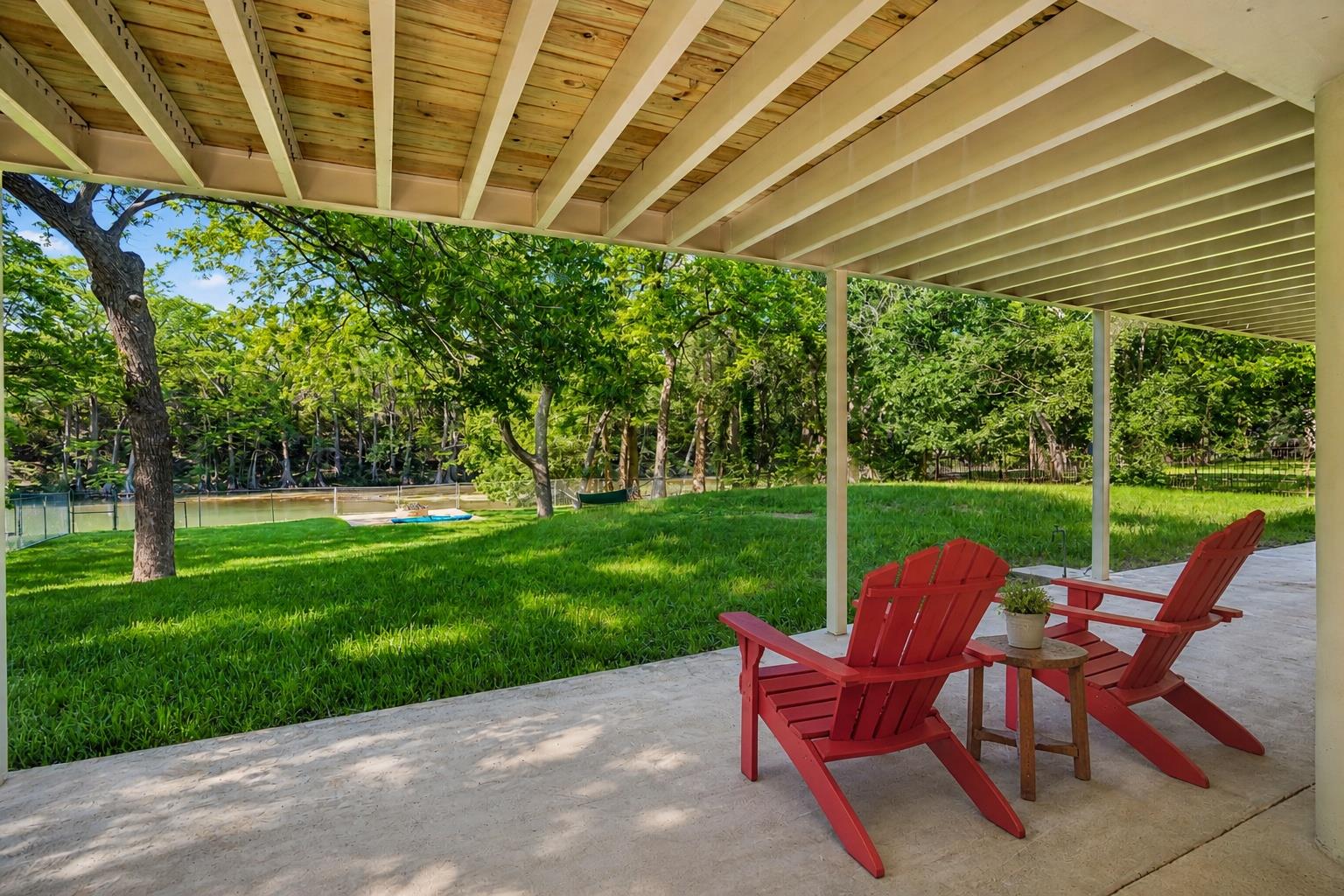 716 River Cliff DR — photo 3