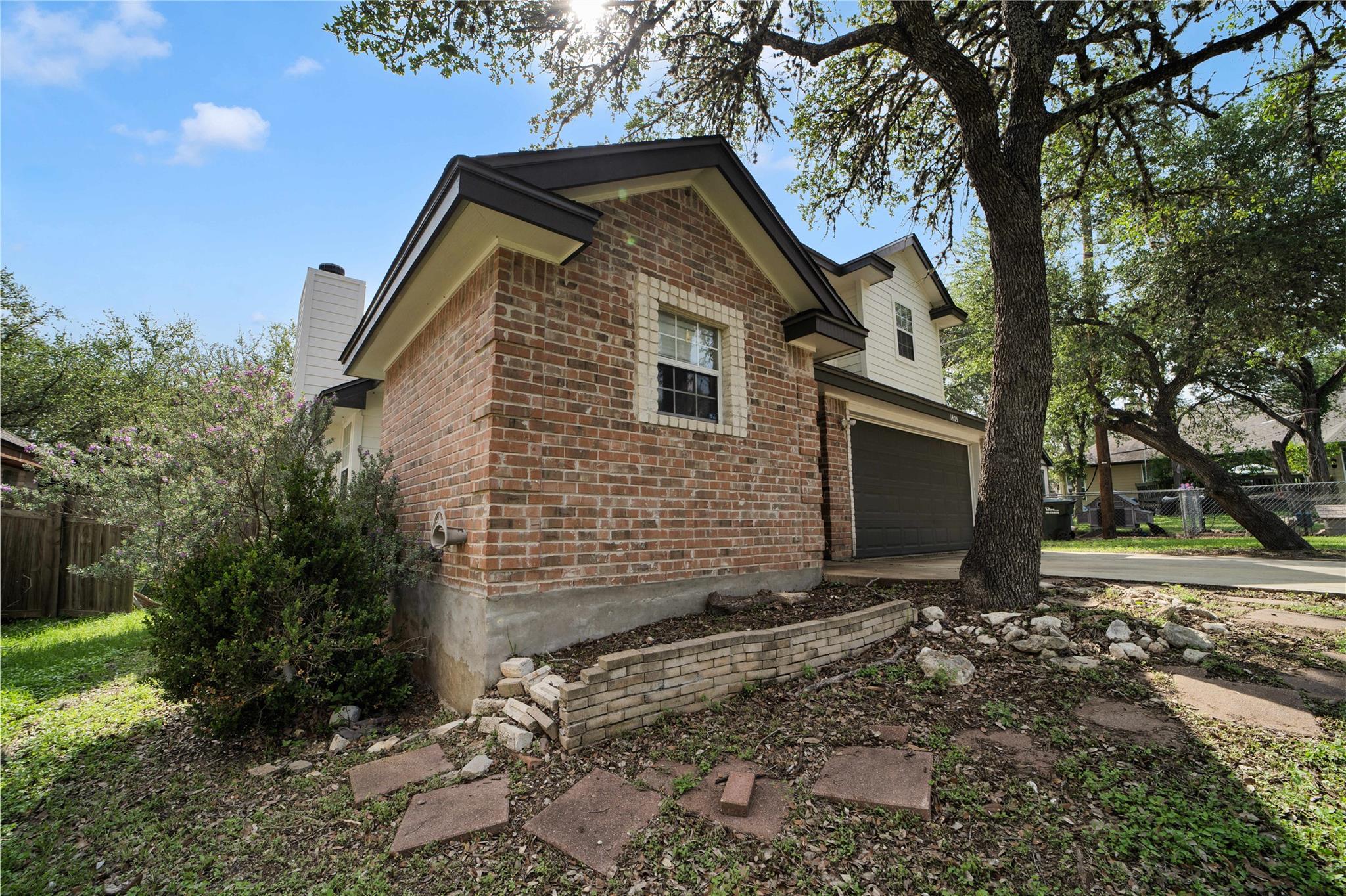 1405 Girard Ave — photo 3