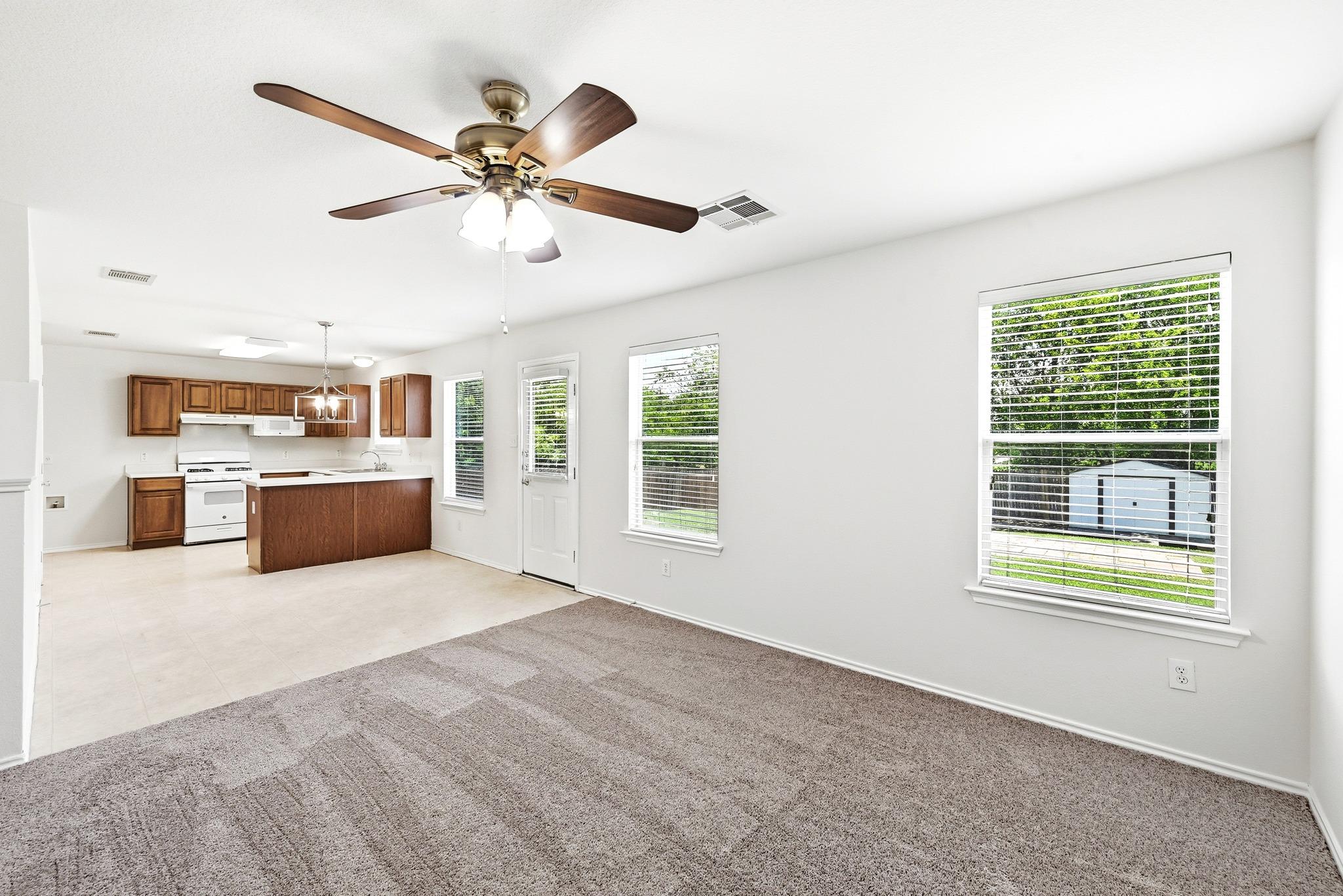 220 Peppergrass CV — photo 4