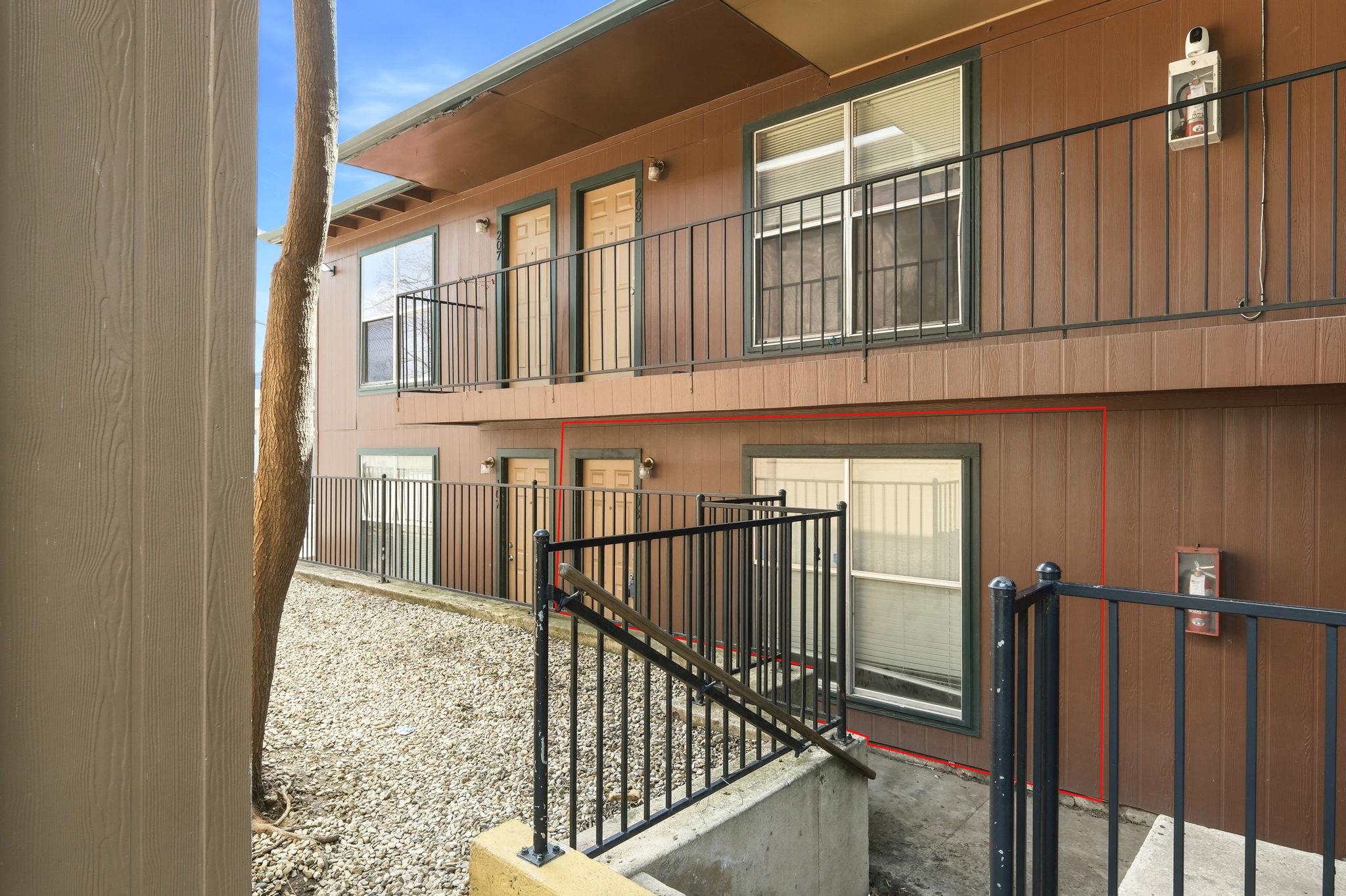 2319 Greenfield PKWY #108 — photo 3