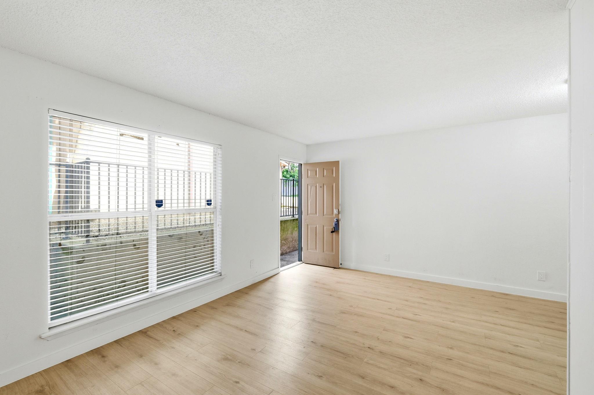 2319 Greenfield PKWY #108 — photo 4
