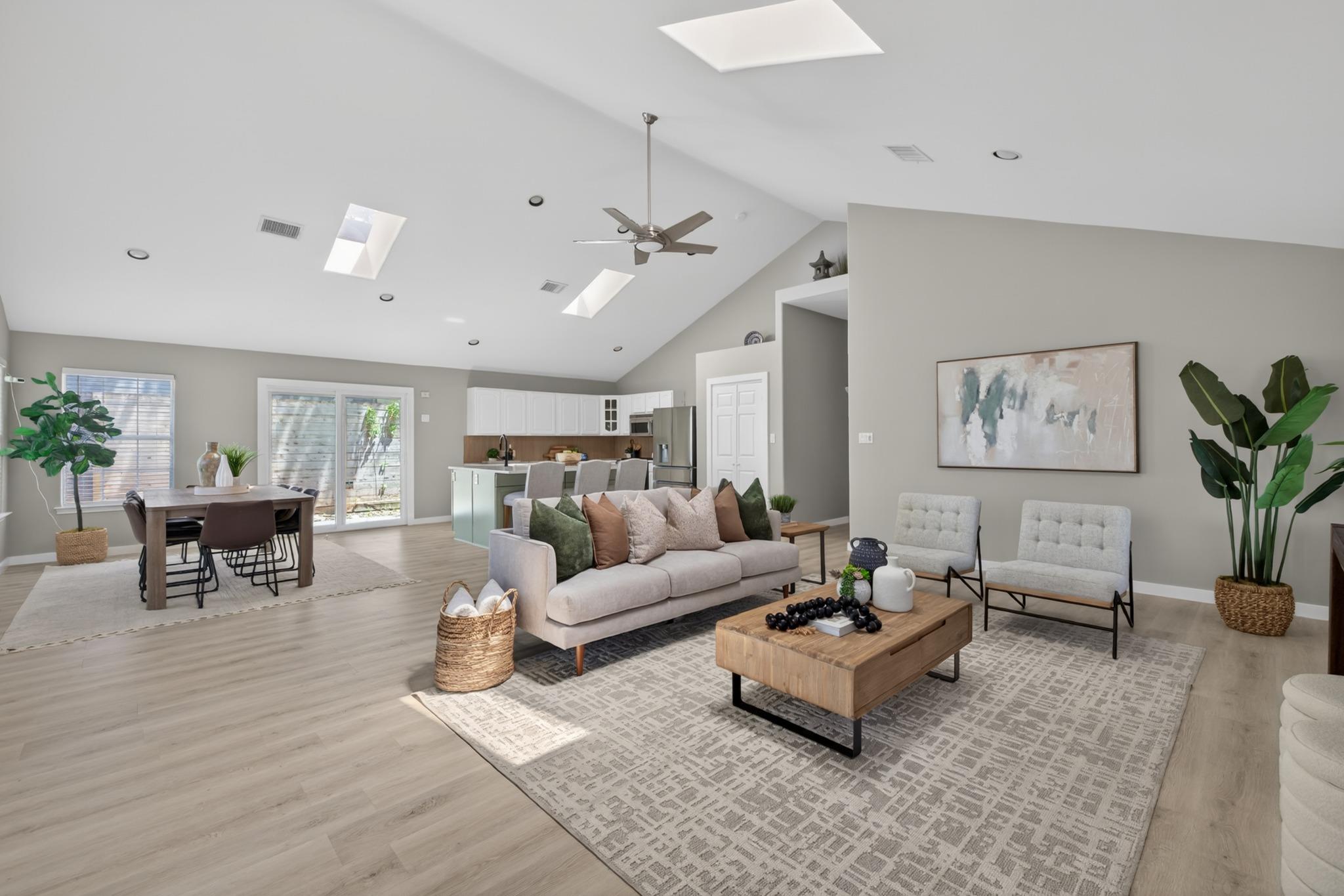 411 Live Oak ST — photo 5
