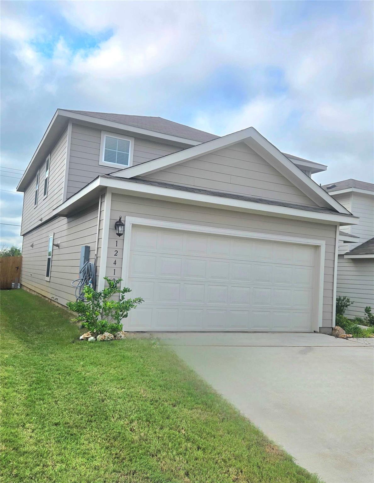 12419 Silversmith LN — photo 3