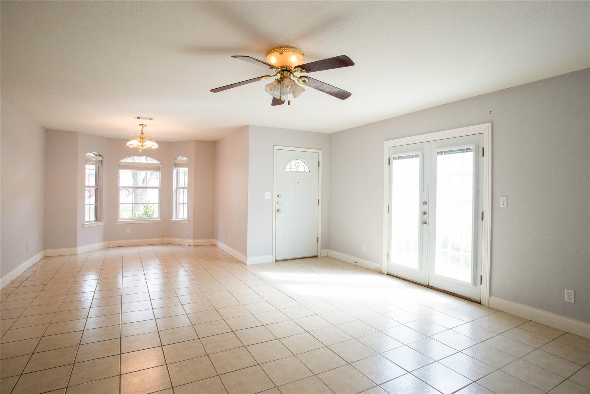 1149 Mira Loma LN — photo 5