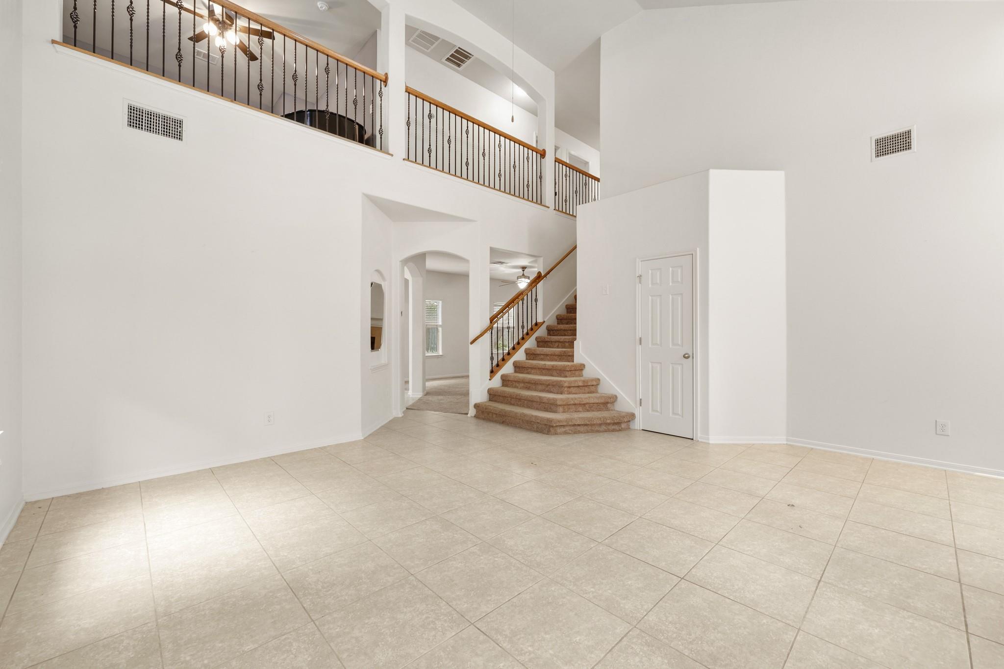 813 Kevin Taylor DR — photo 4