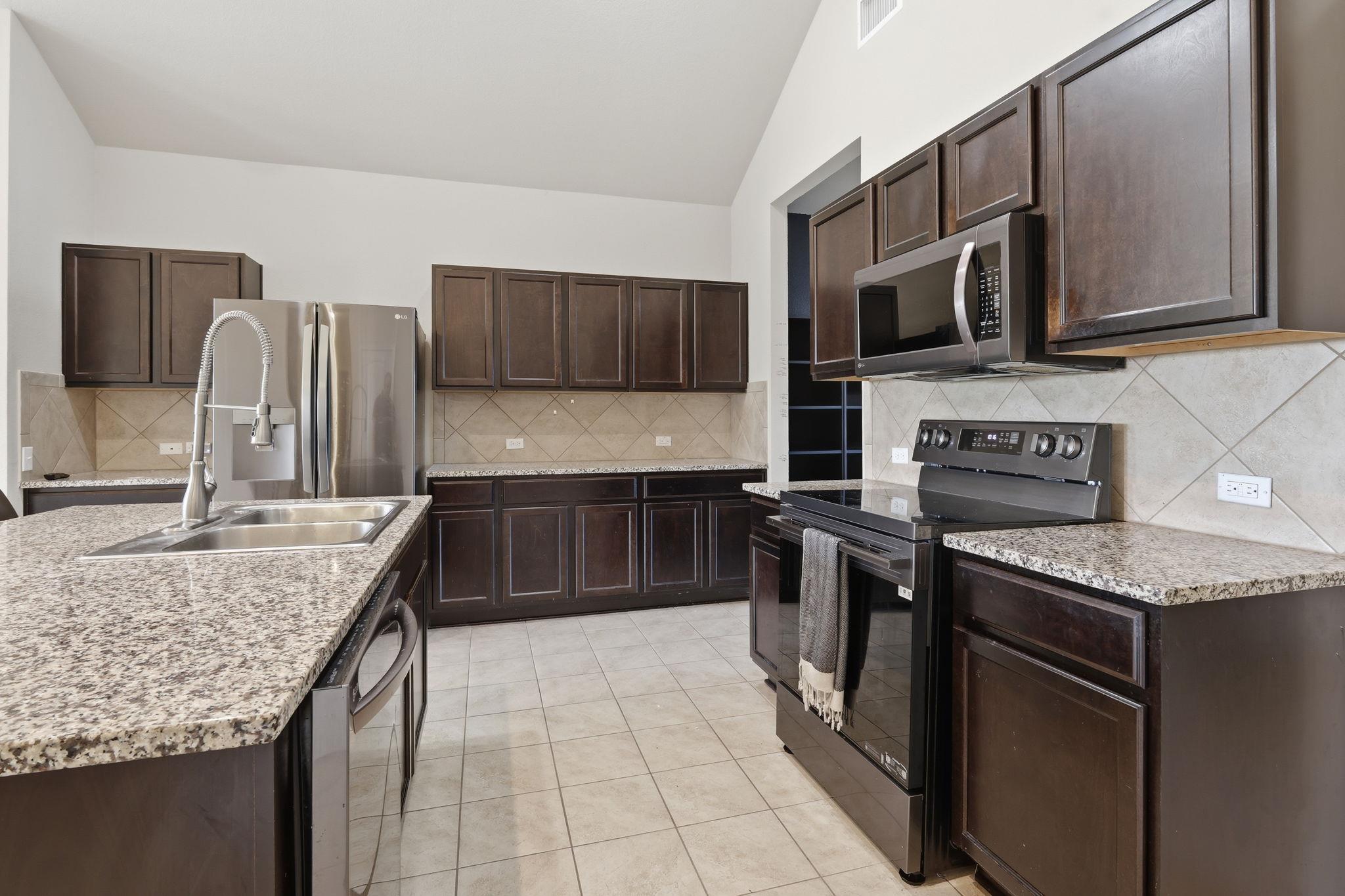701 Liard River RD — photo 4