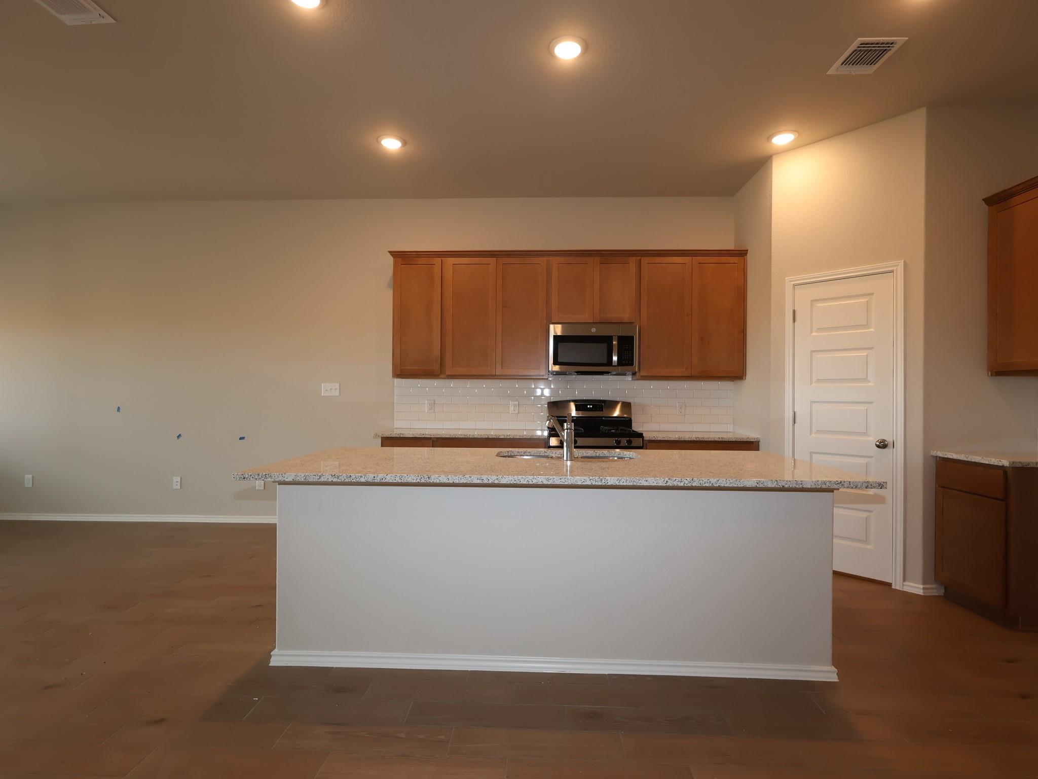 20009 Cornyn LN — photo 4