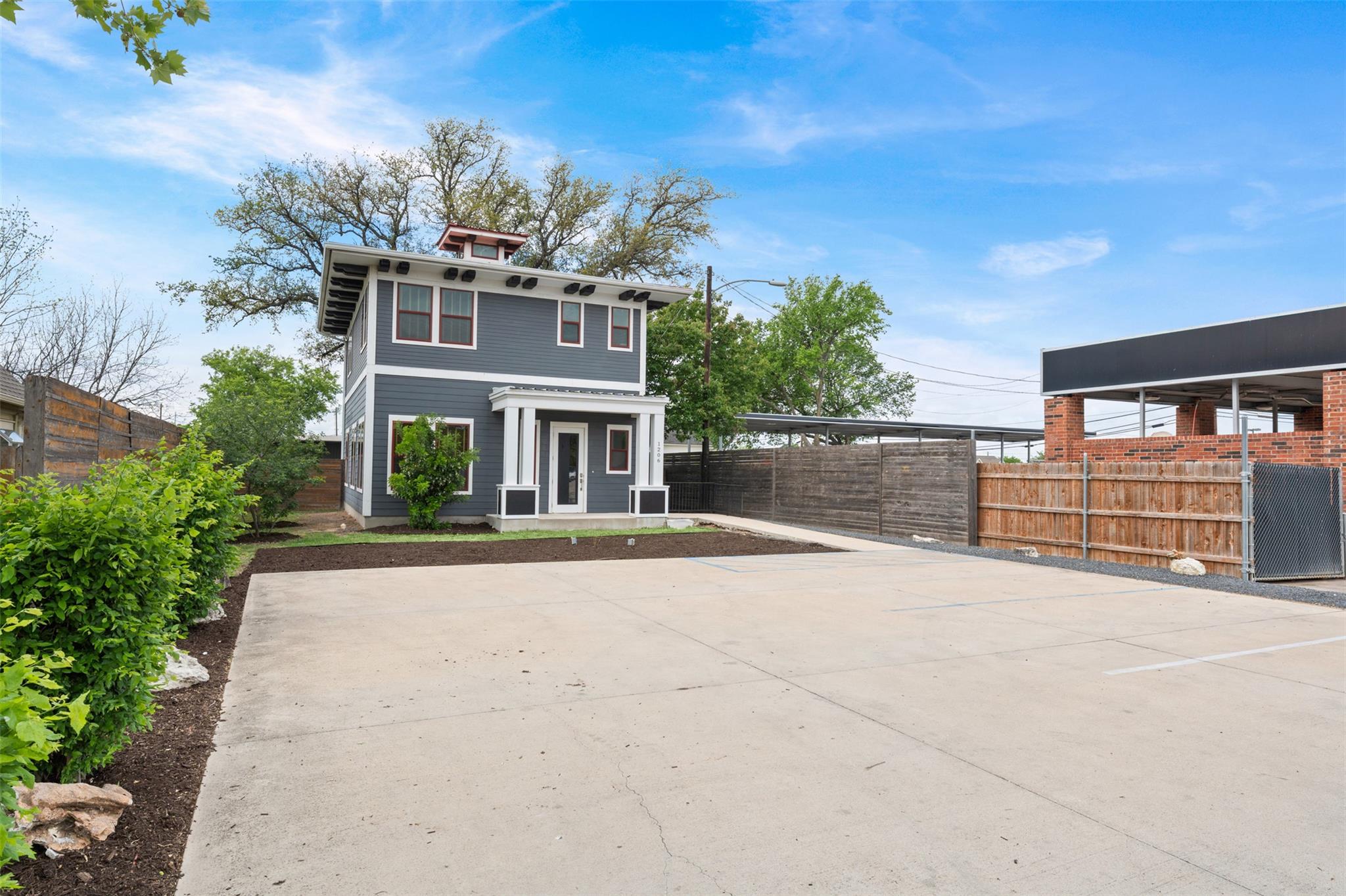 1206 Hart ST — photo 3