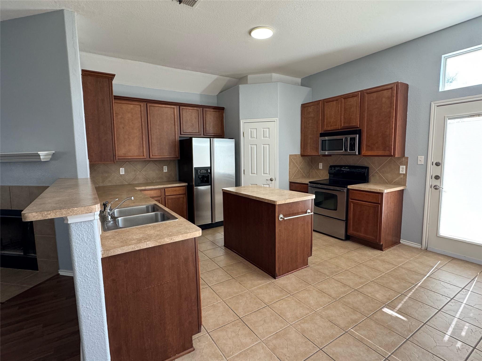 3730 Columbia DR — photo 3