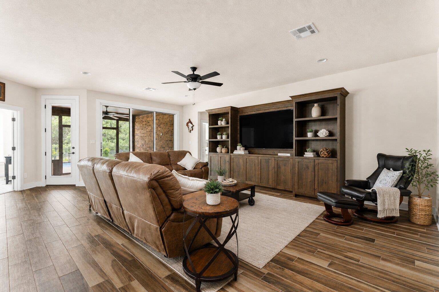246 Toyah DR — photo 4