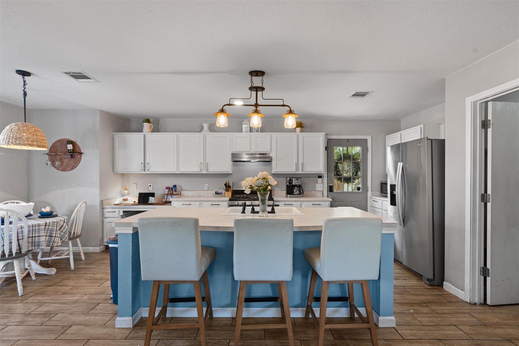 372 Tobin DR — photo 5