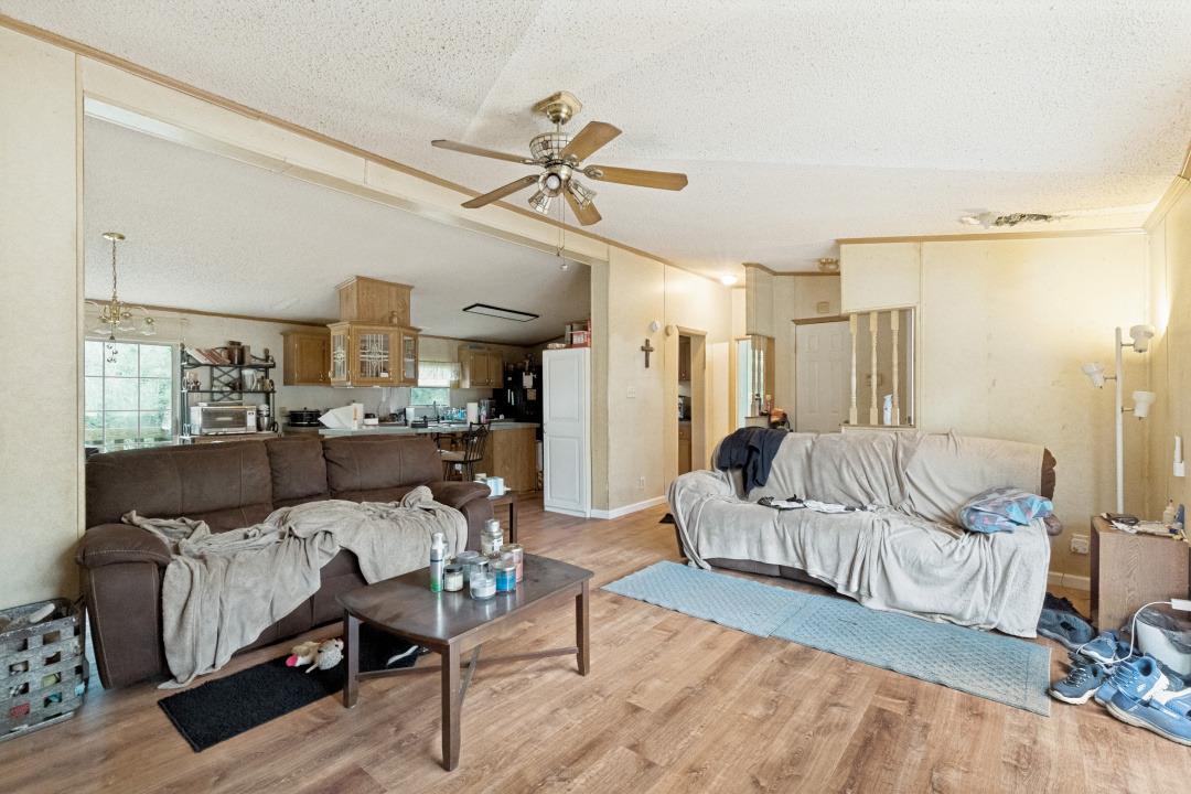 319 Green Oaks DR — photo 5