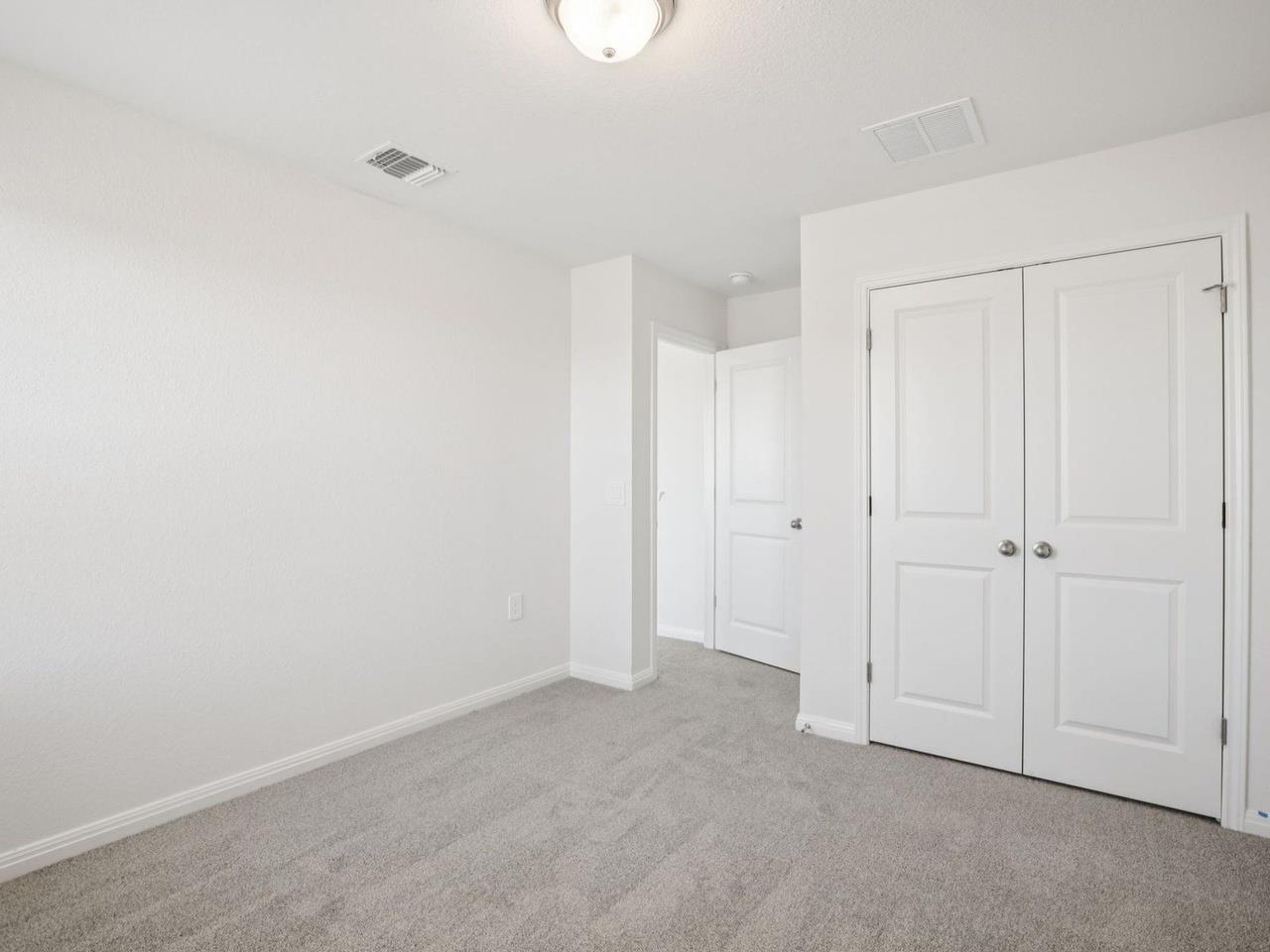 4917 Stockton LN — photo 5