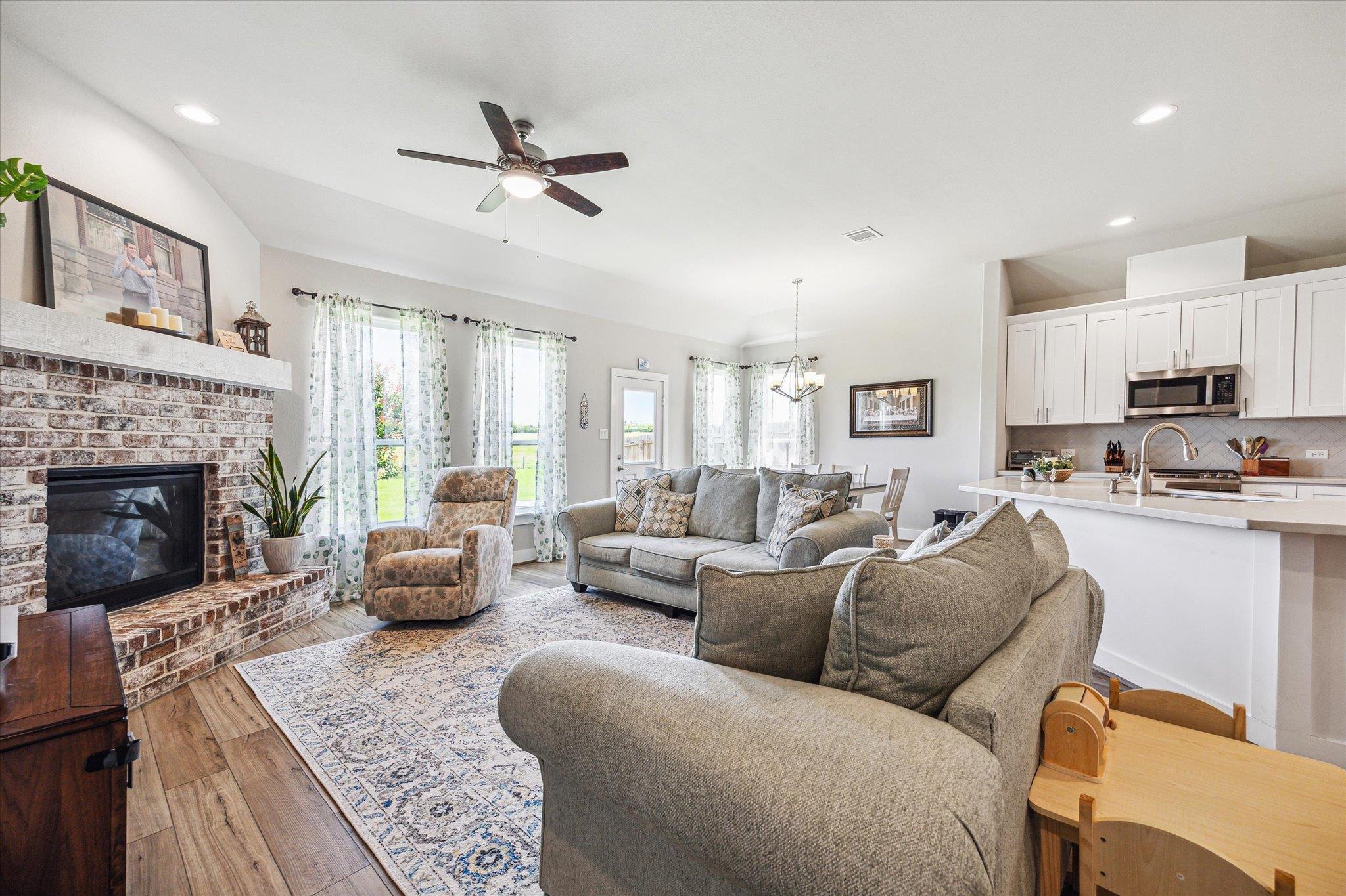 1401 Timber Oaks DR — photo 4