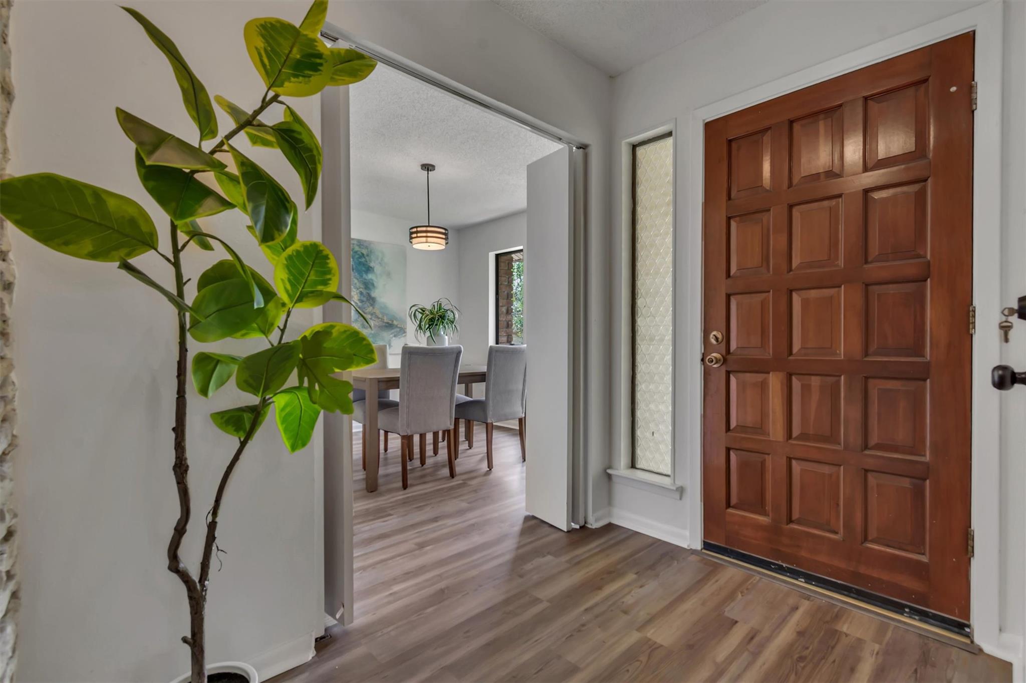 1610 Karen CV — photo 4