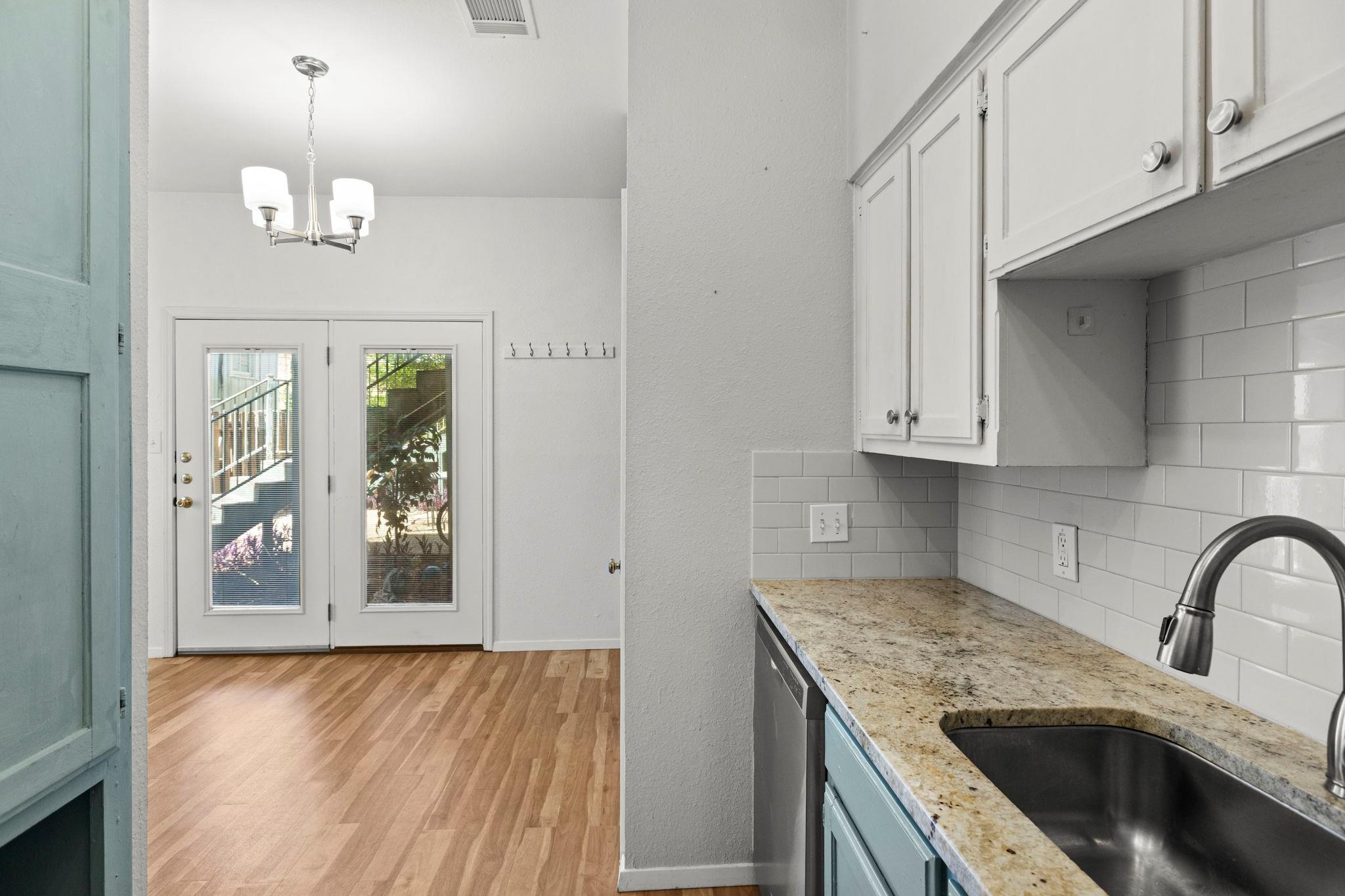 2810 Nueces ST #101 — photo 3