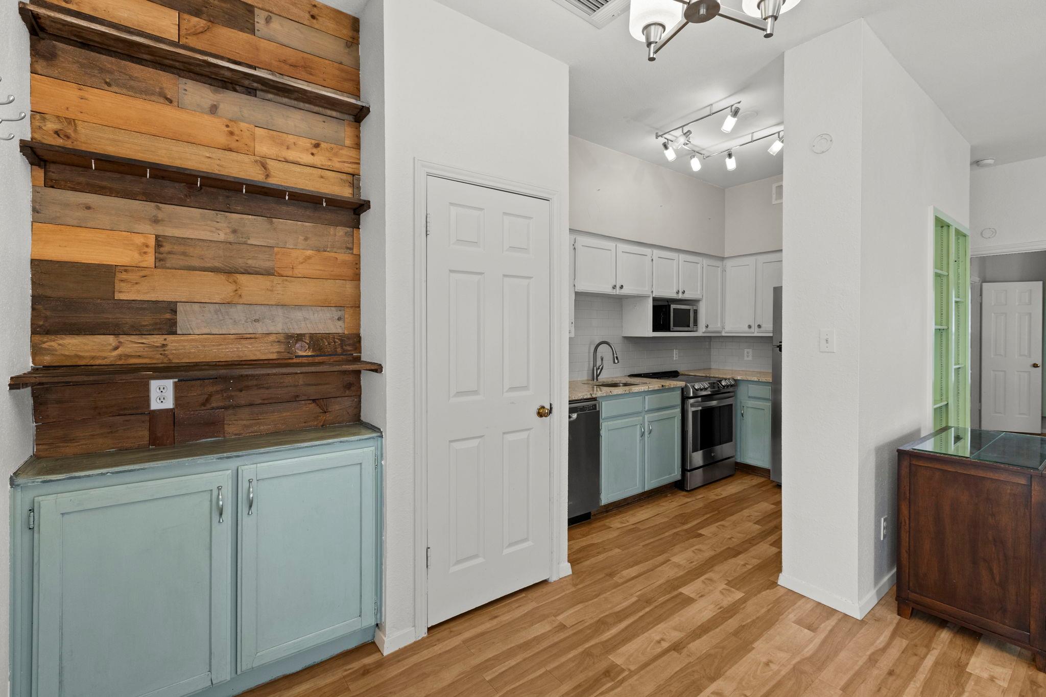2810 Nueces ST #101 — photo 4