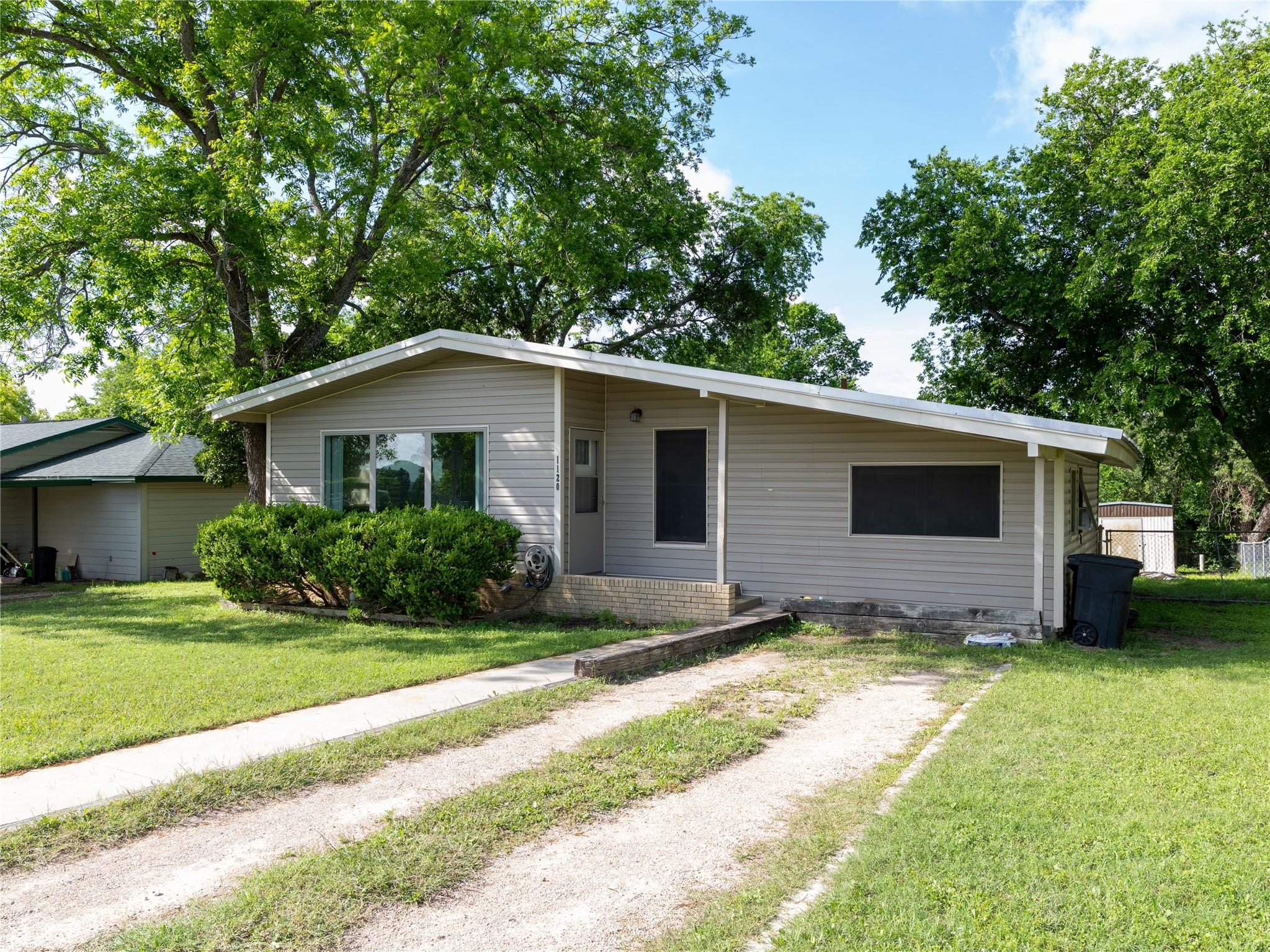 1120 Nix RD — photo 4