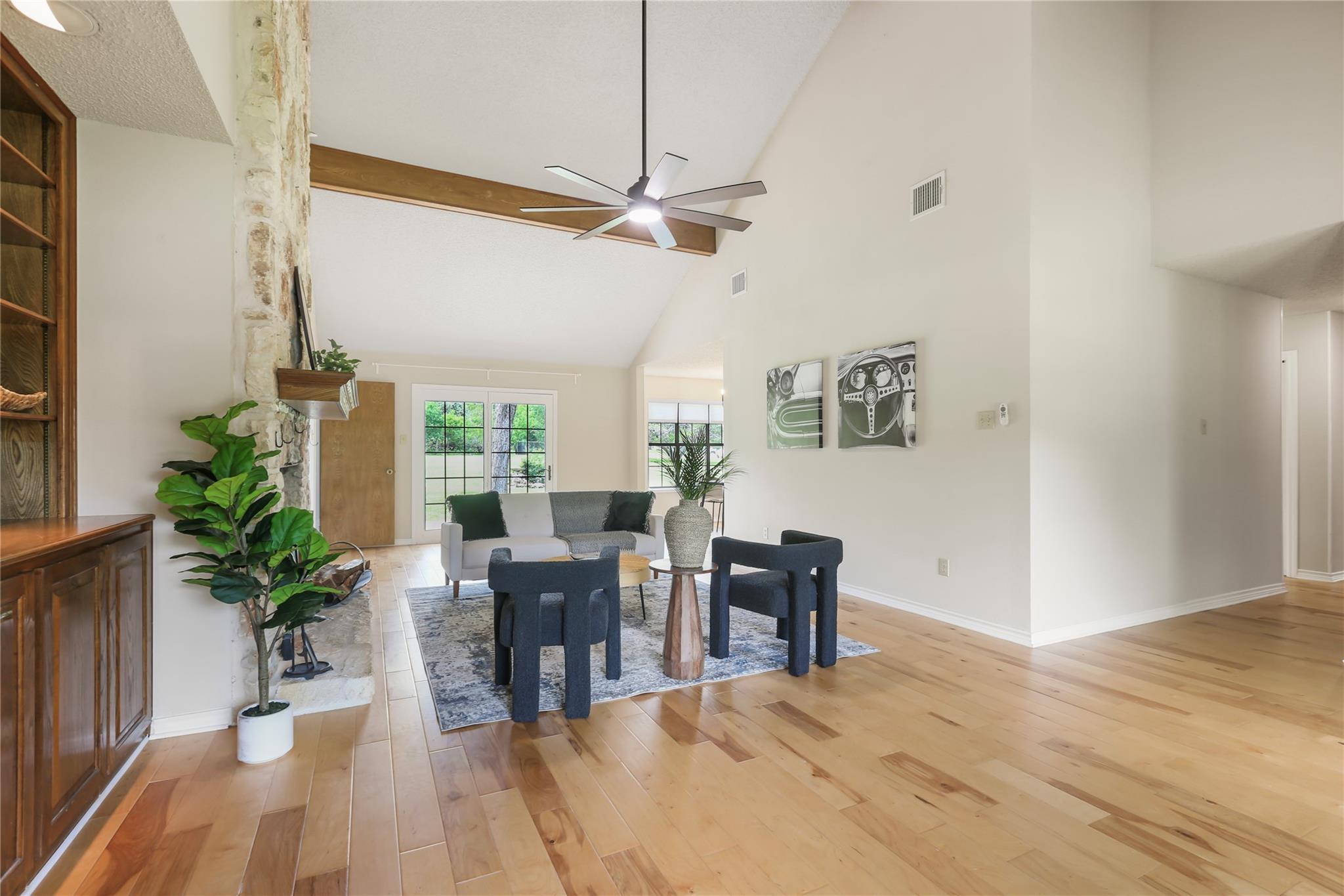 402 Post Oak LN — photo 5