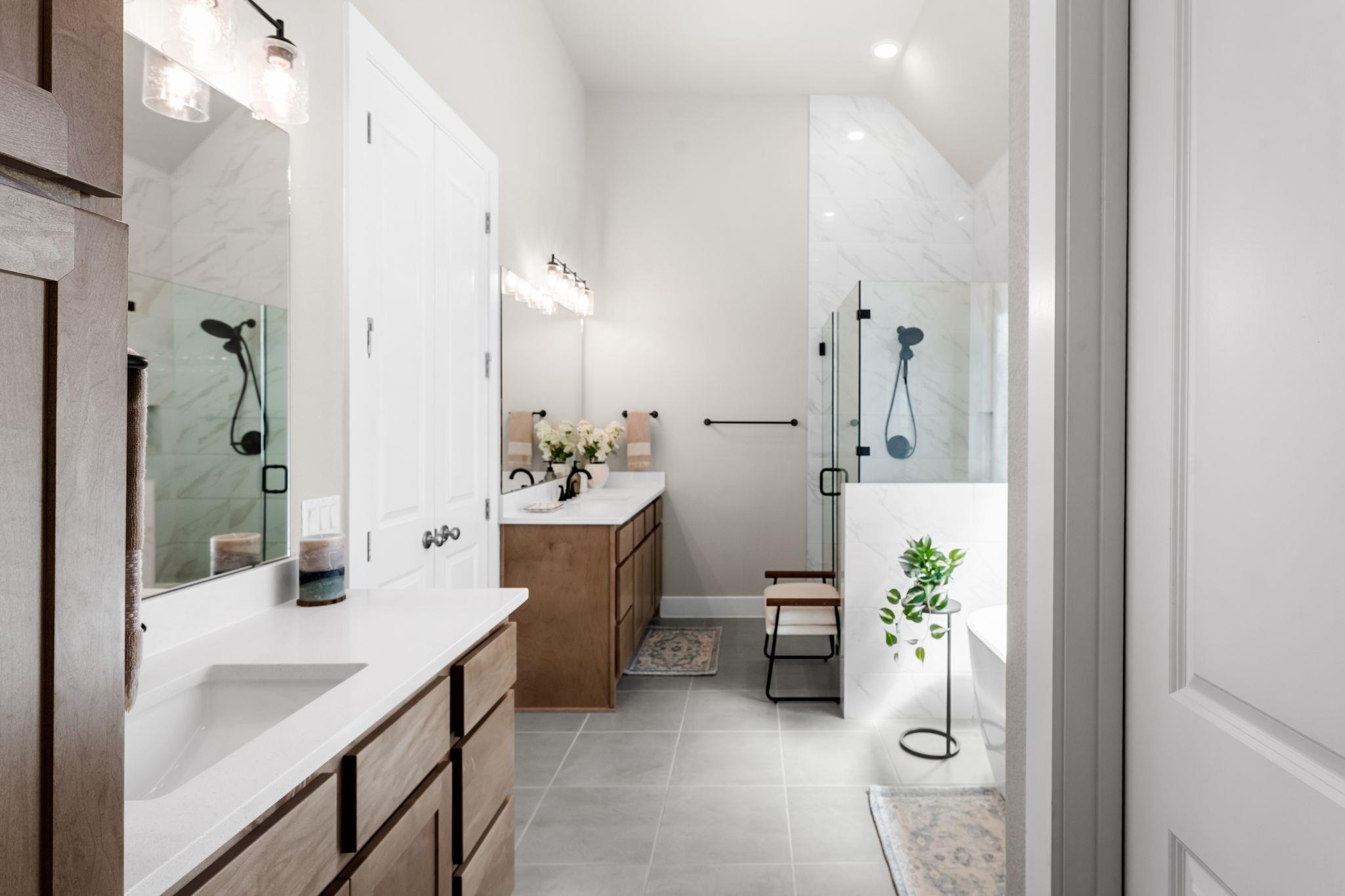 416 Crescent Heights DR — photo 4
