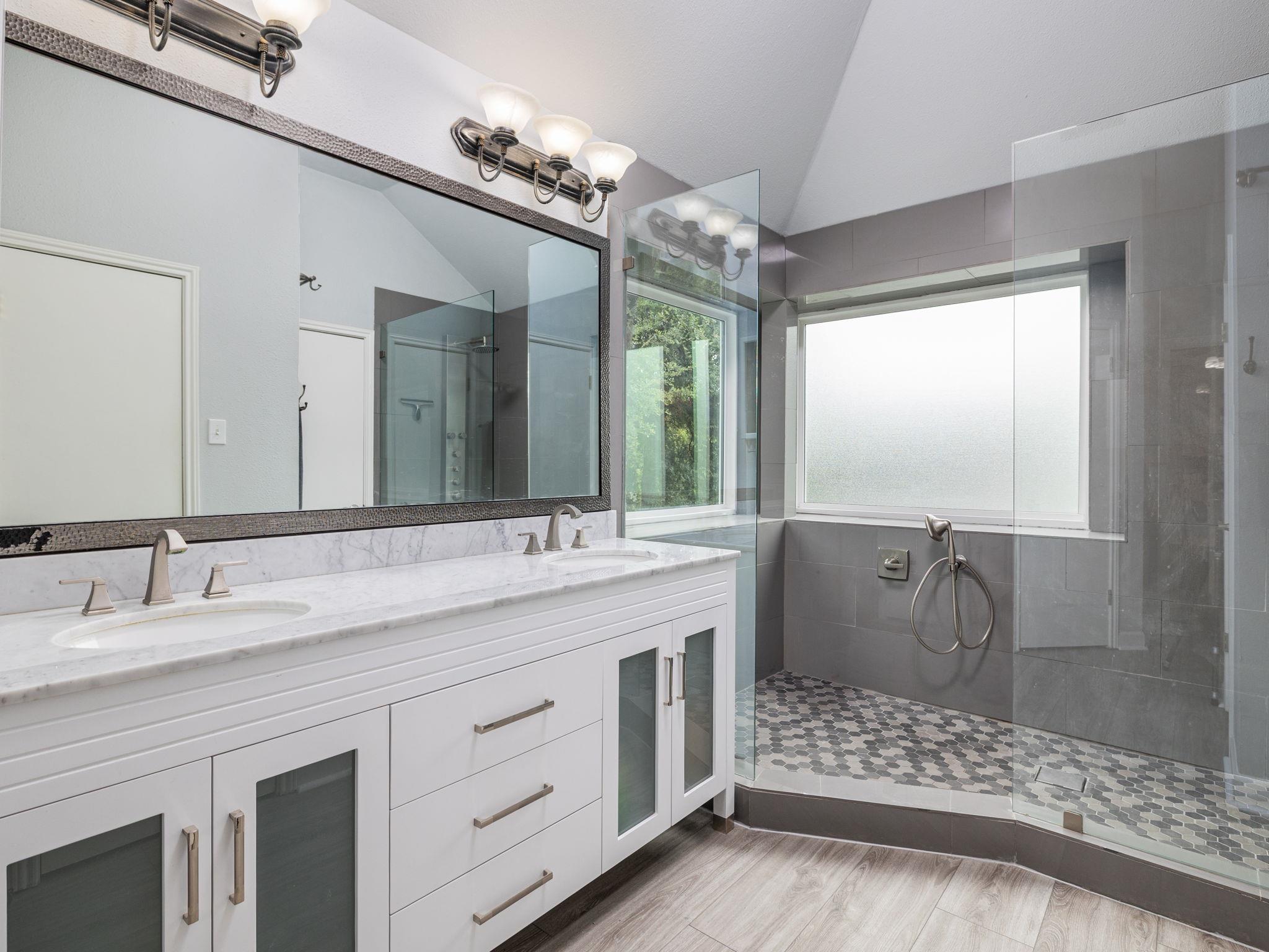 309 Kings Canyon DR — photo 4