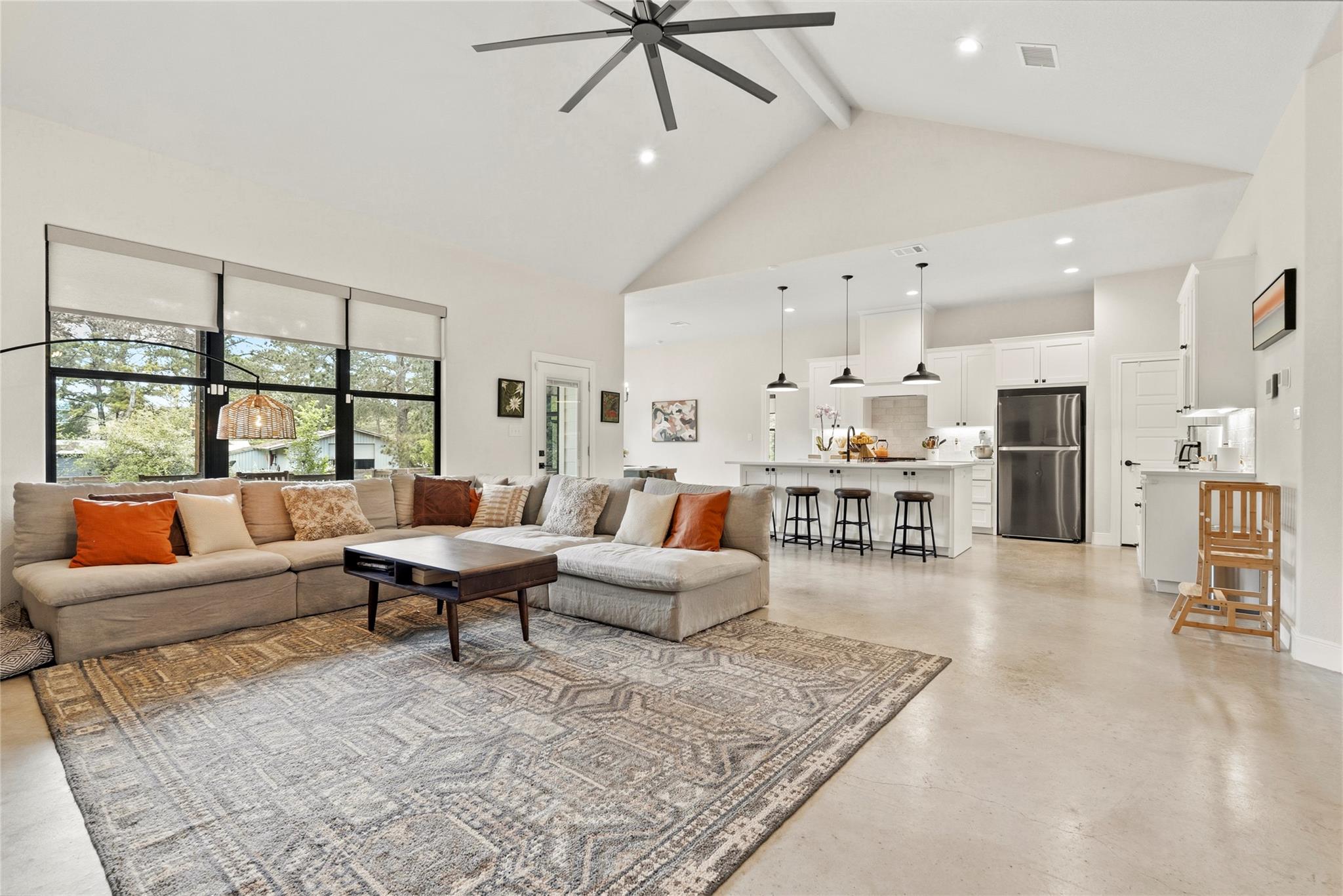 111 Green Grass LN — photo 4