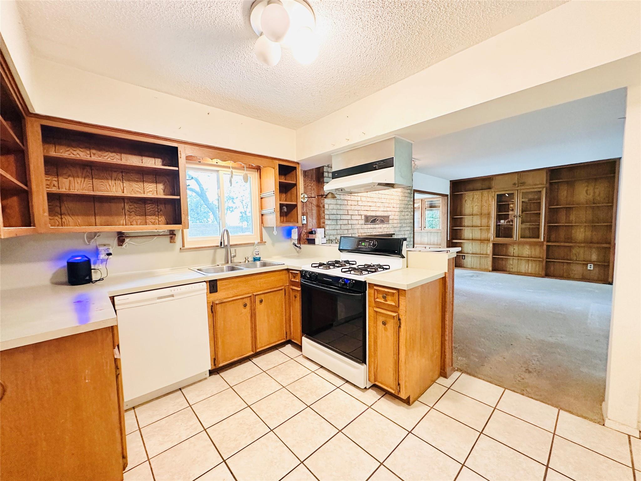 1704 Parkside LN — photo 4