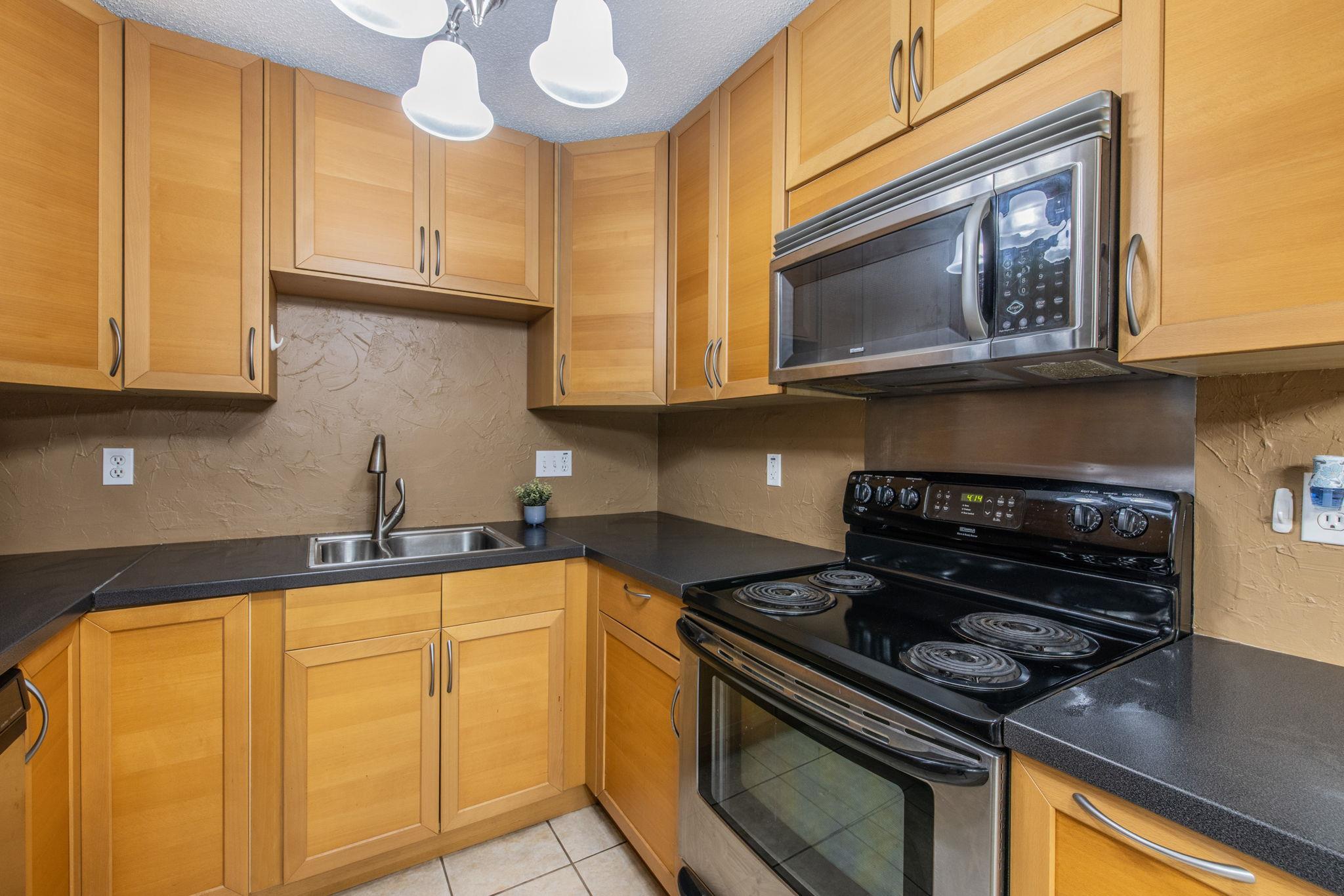 1015 Yager LN #172 — photo 3