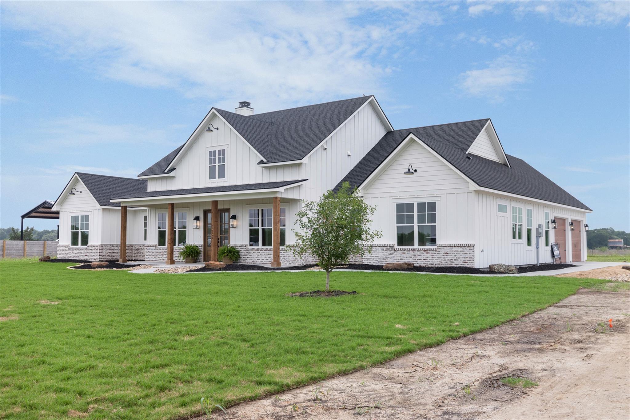 112 Court Side DR — photo 4