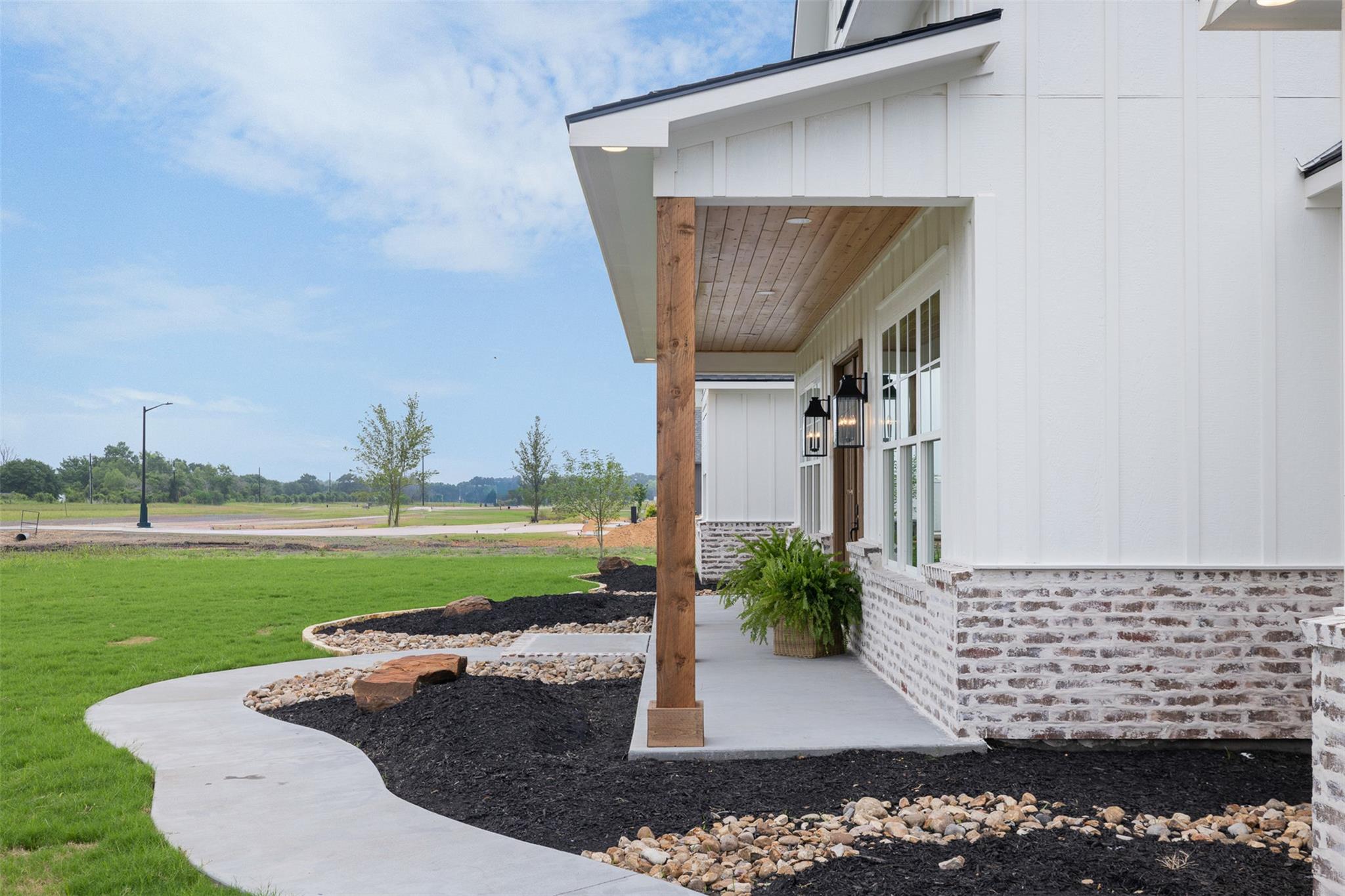 112 Court Side DR — photo 5