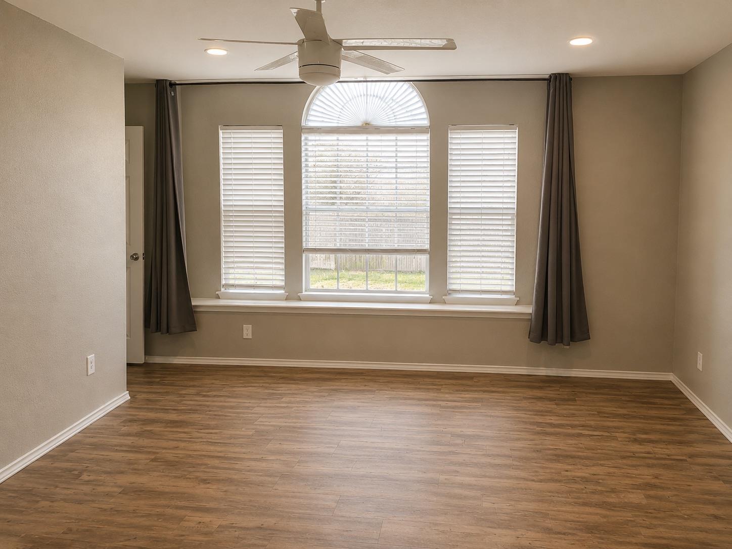1422 Green Terrace DR — photo 4