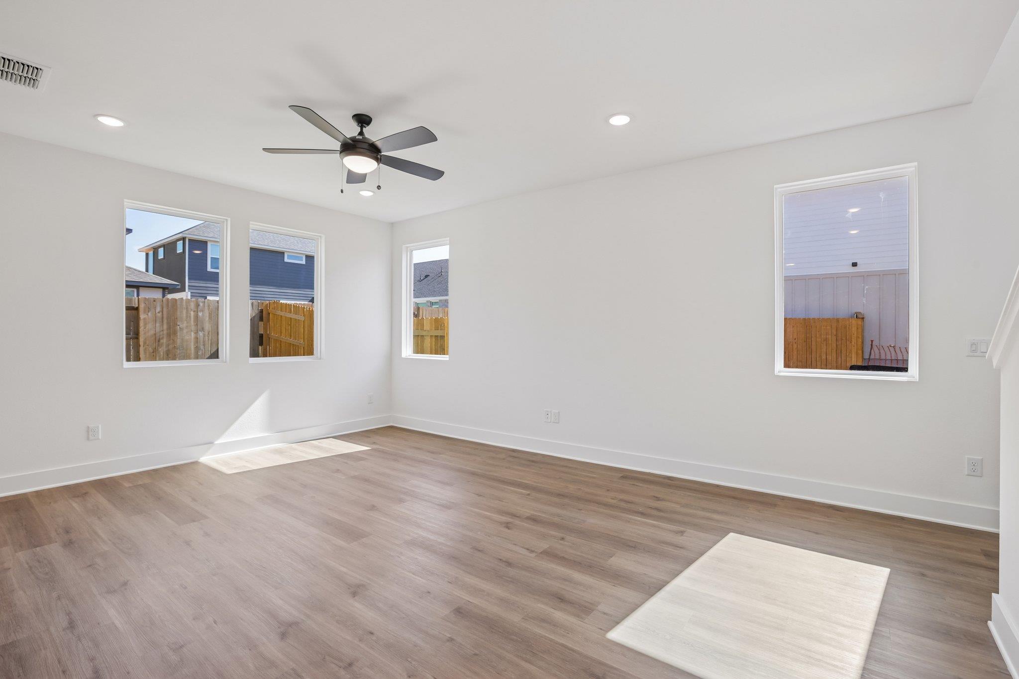 133 Maverick Ave — photo 4