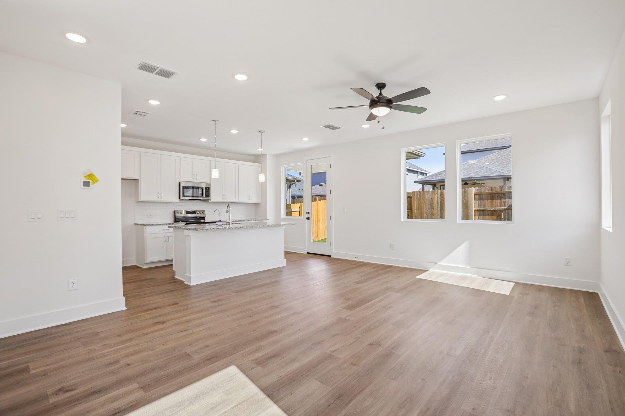 133 Maverick Ave — photo 5