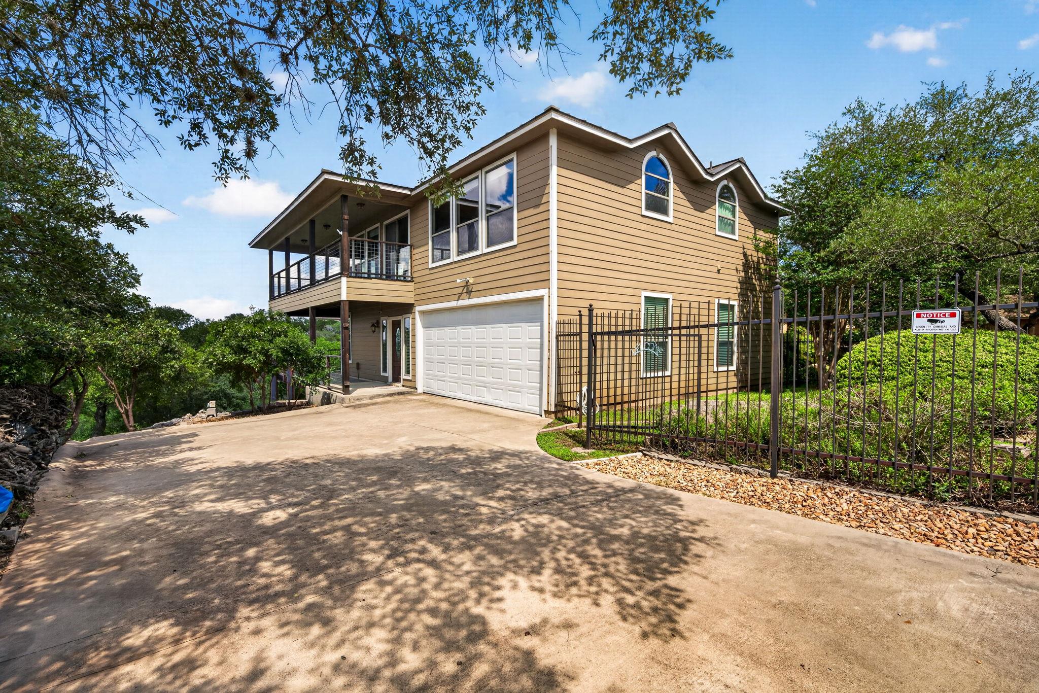 1130 Canyon Springs DR — photo 3