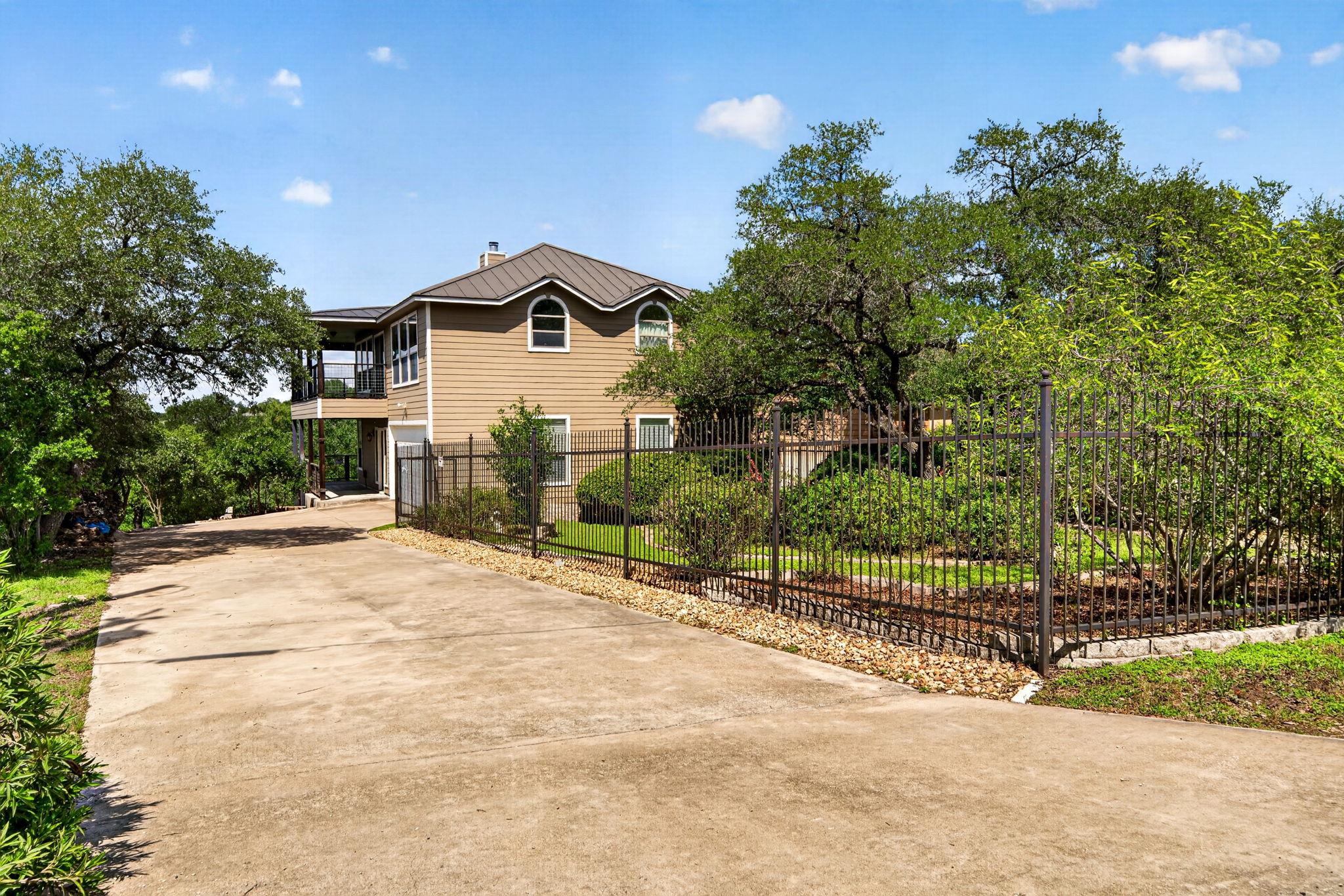 1130 Canyon Springs DR — photo 4