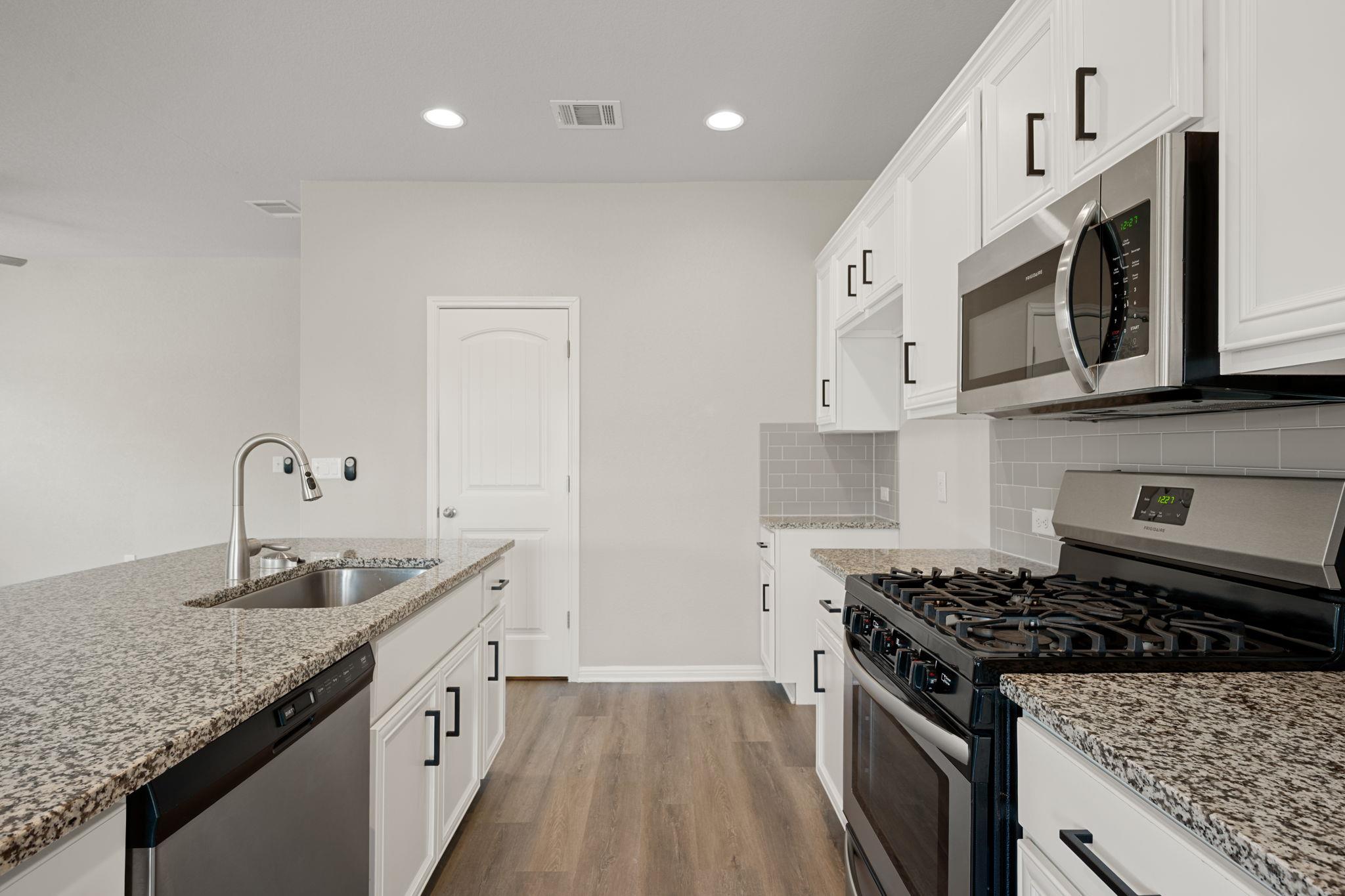 121 Shiner LN — photo 5
