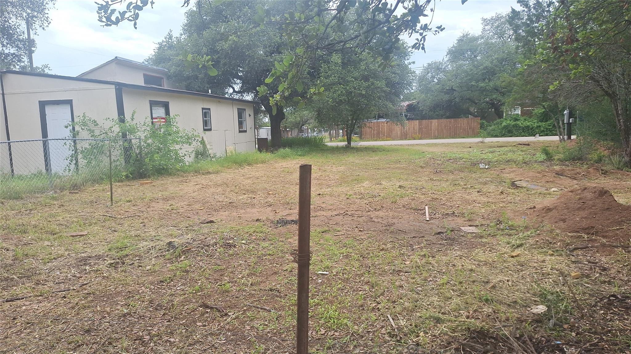 3331 Daisy ST — photo 3