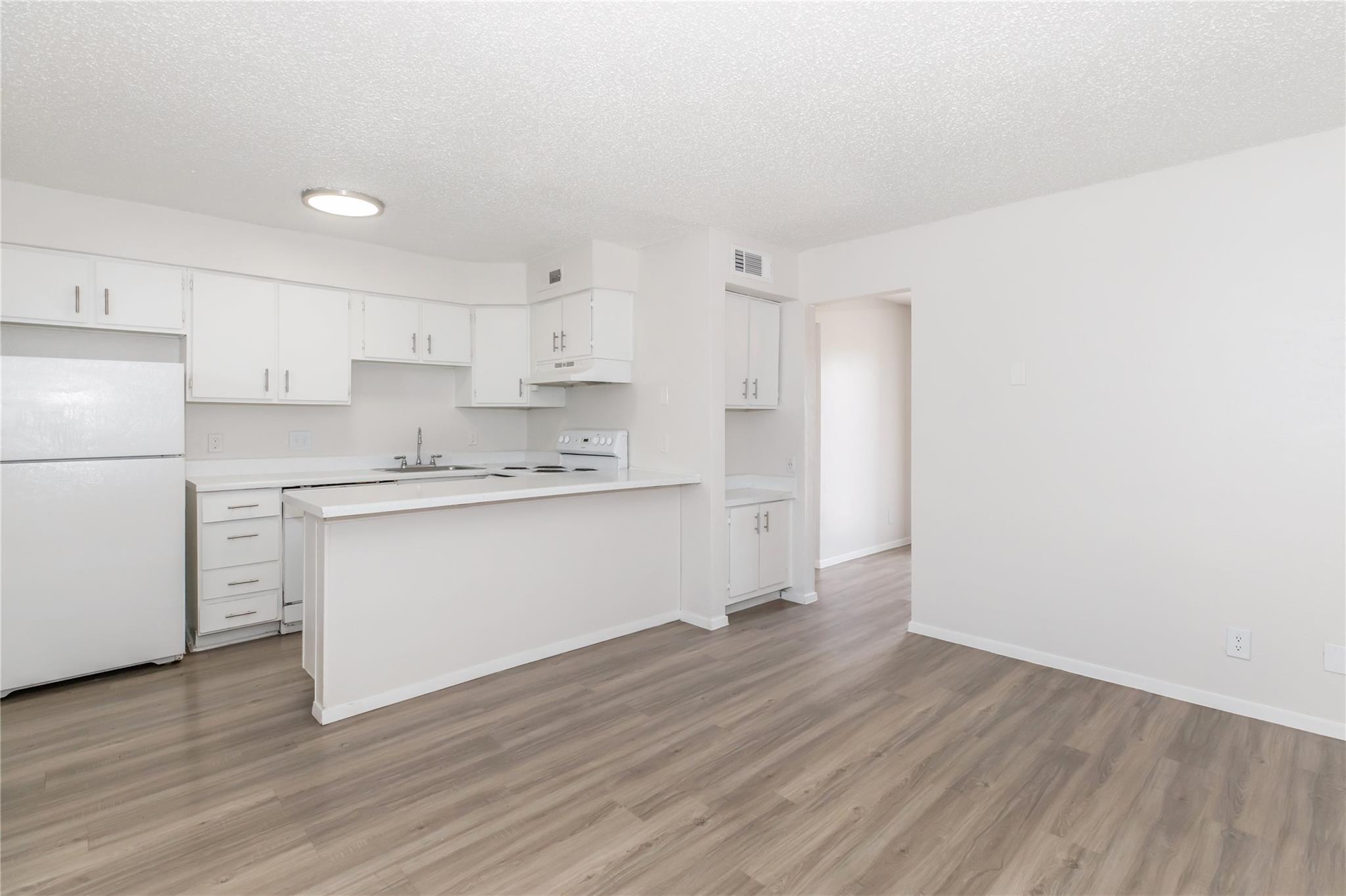 6010 Lamar BLVD #313 — photo 4