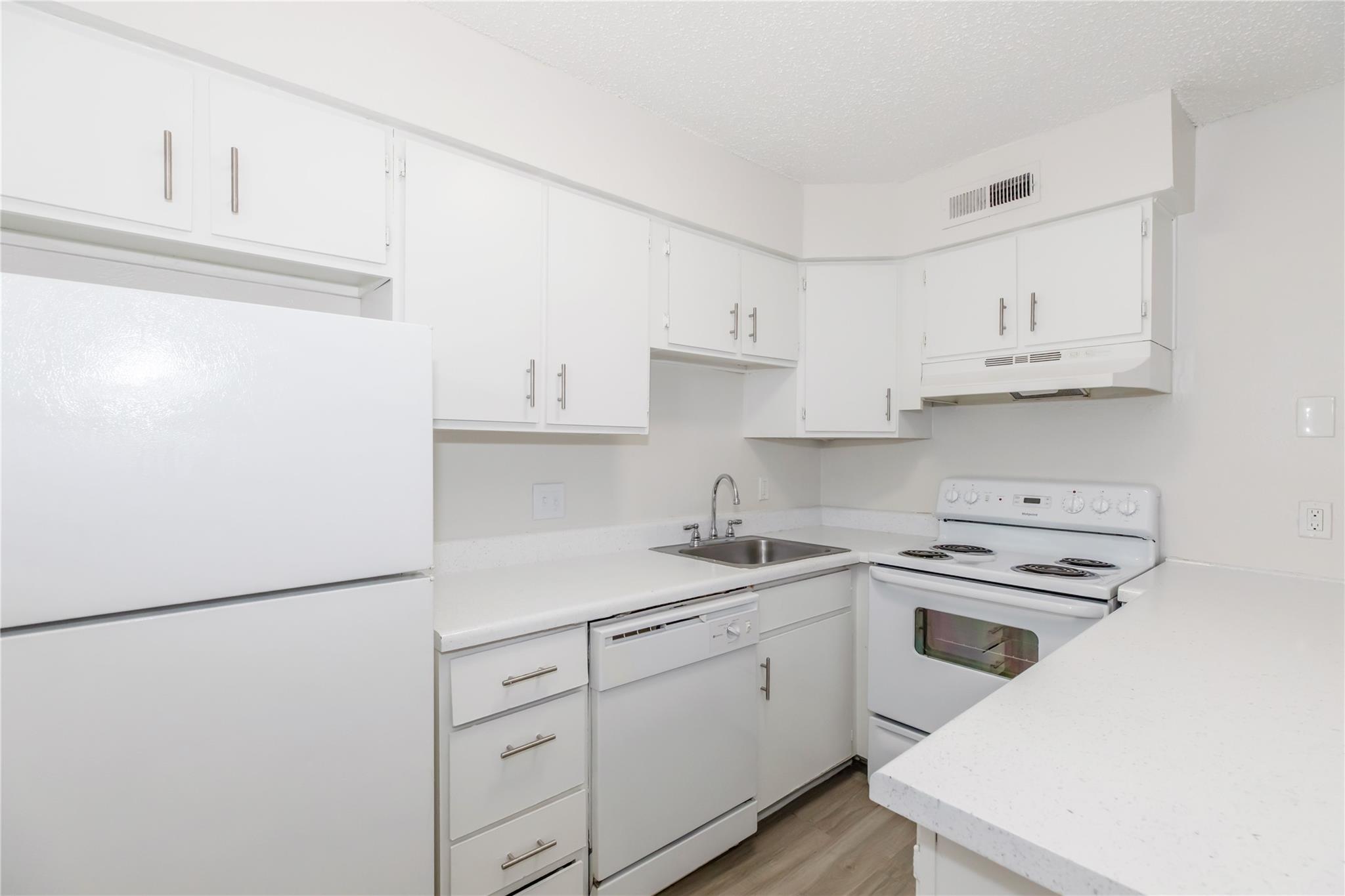 6010 Lamar BLVD #313 — photo 5