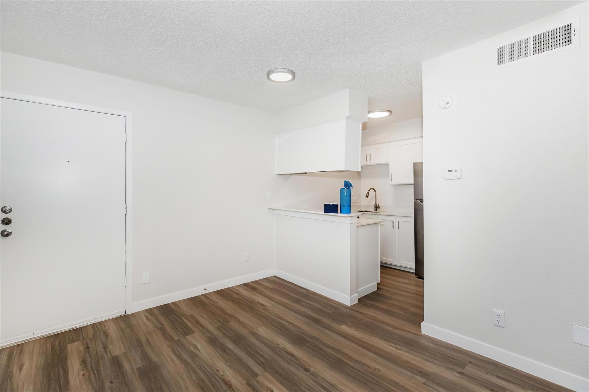 4415 Avenue B #205 — photo 3