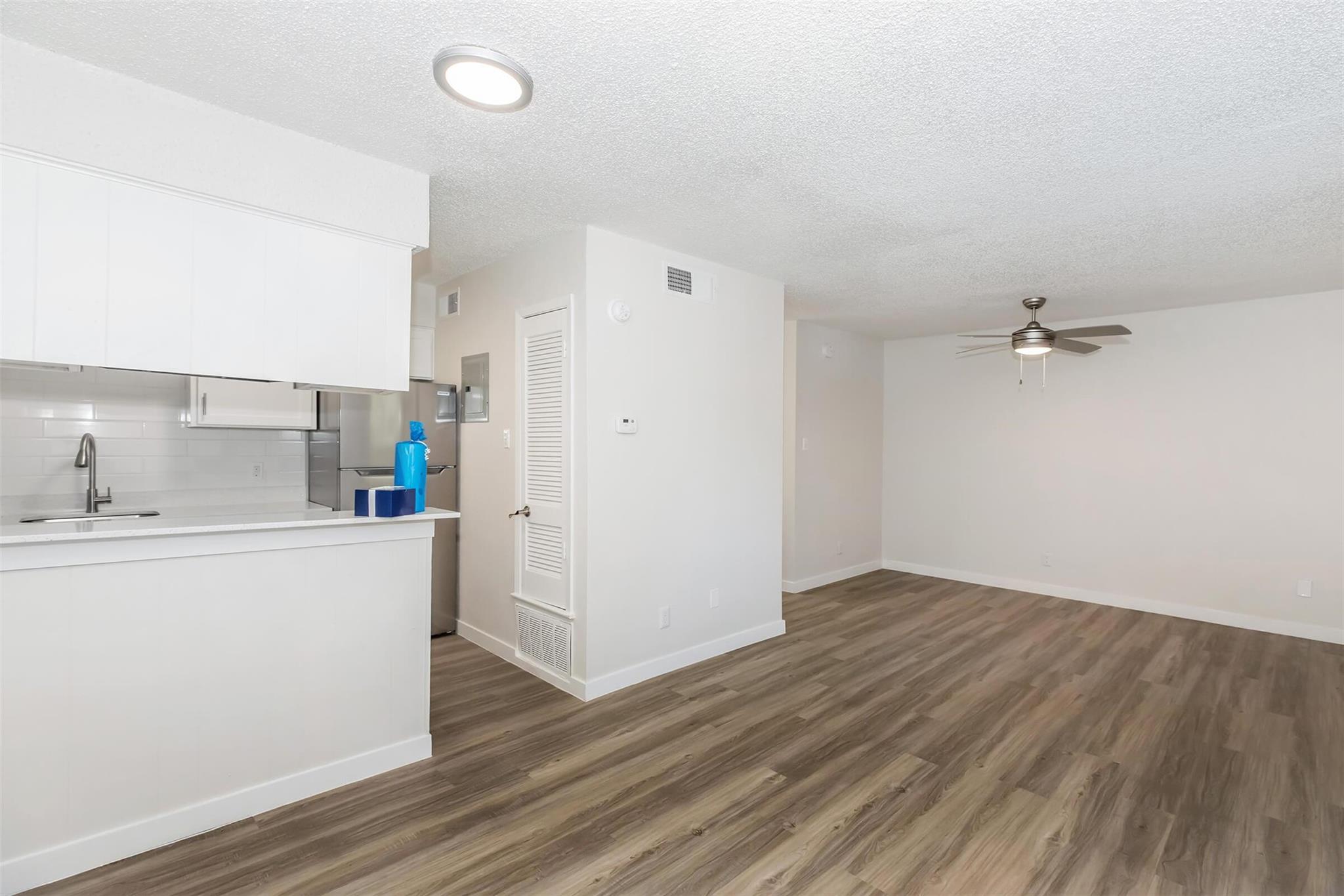 4415 Avenue B #205 — photo 4