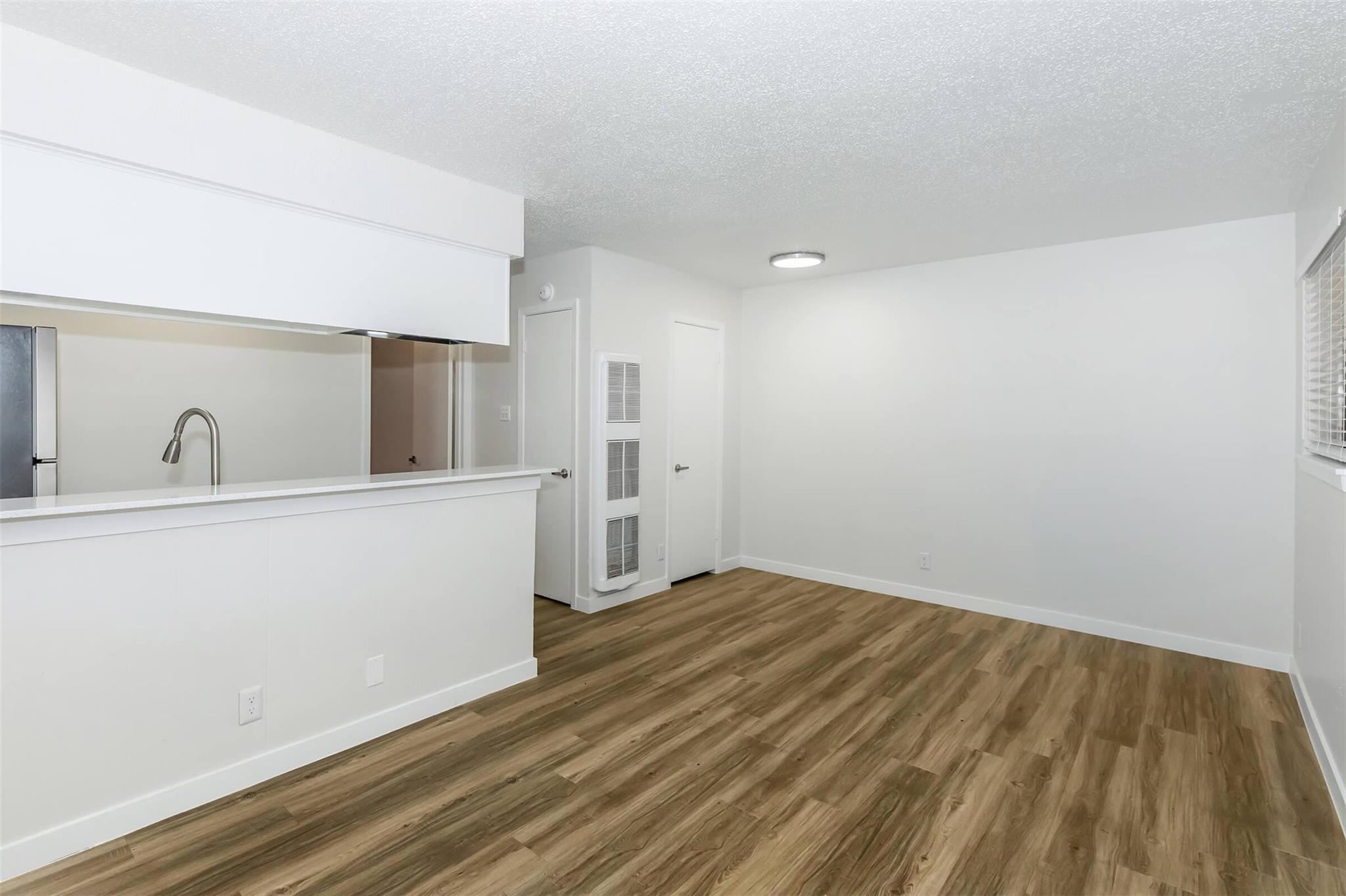 609 45th ST #104 — photo 3