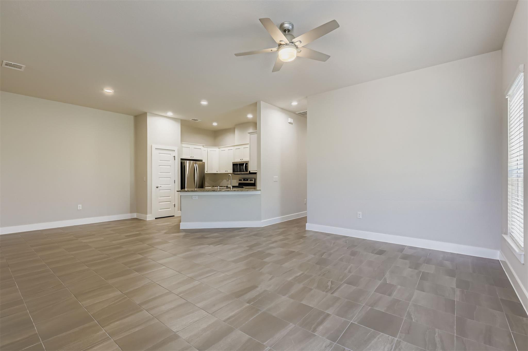 2500 American DR #B — photo 4