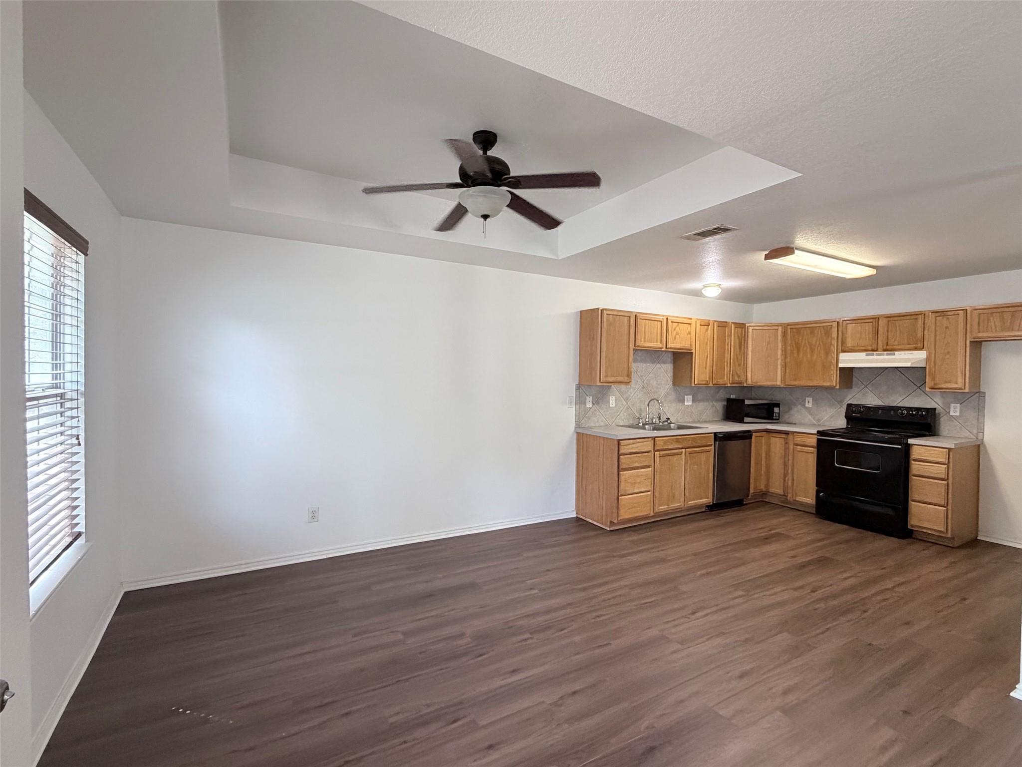 142 Nuuanu LN — photo 3