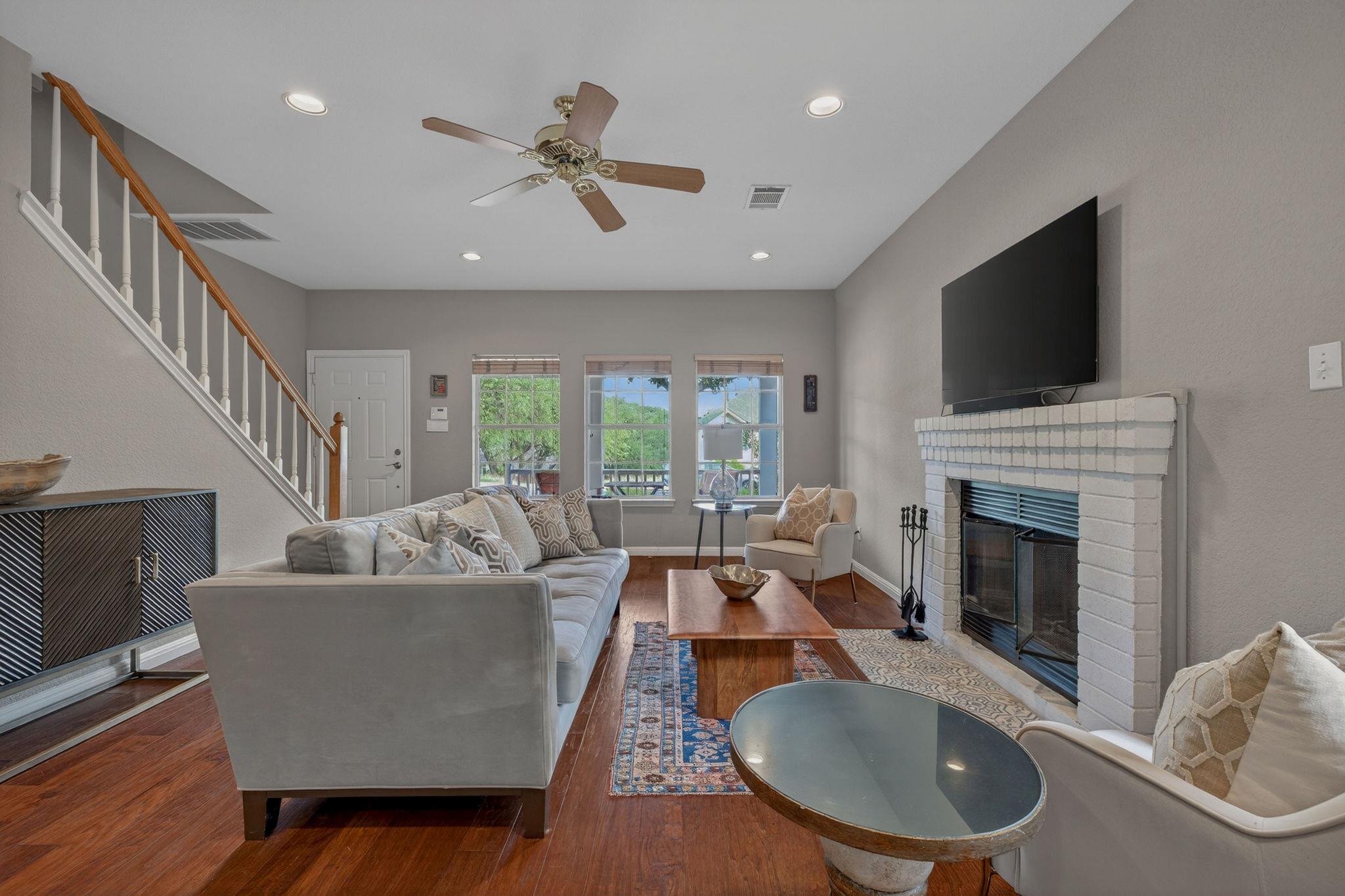 8910 Spicebrush DR — photo 5