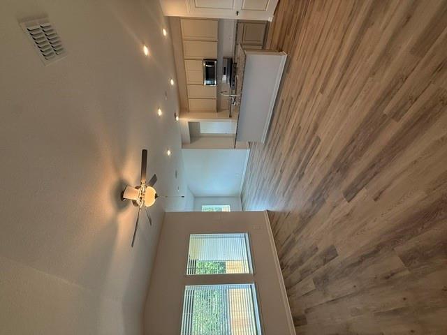 144 Woodbrook DR — photo 4