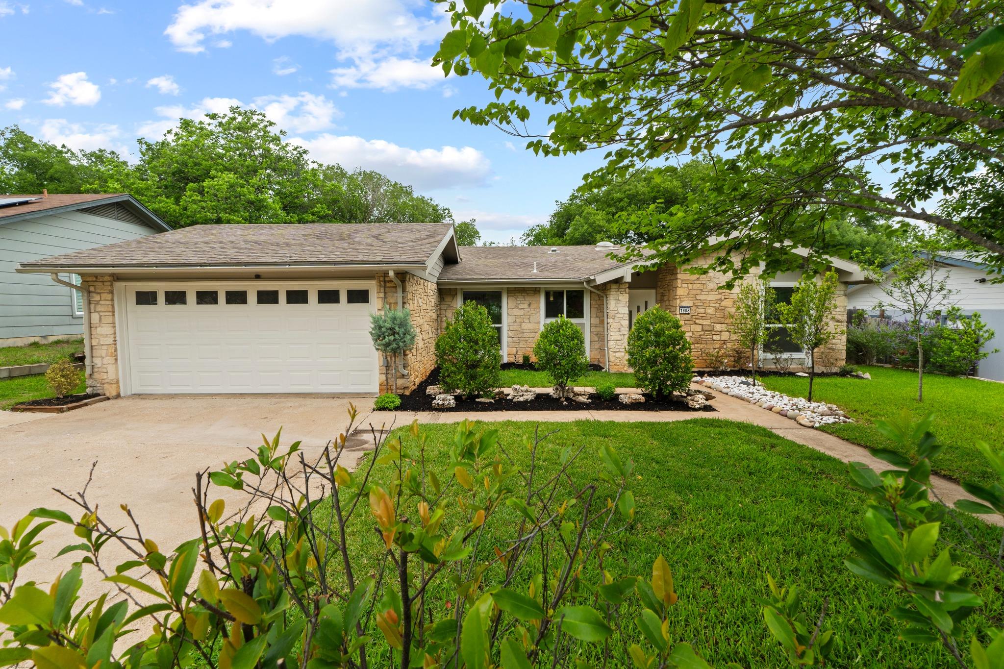 1608 Springer LN — photo 3